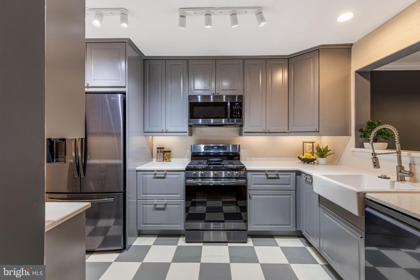 7702 HAYNES POINT WAY #2005, ALEXANDRIA, Virginia 22315, 2 Bedrooms Bedrooms, ,2 BathroomsBathrooms,Residential,For sale,7702 HAYNES POINT WAY #2005,VAFX2275806 MLS # VAFX2275806 7702 HAYNES POINT WAY #2005, ALEXANDRIA, Virginia 22315, 2 Bedrooms Bedrooms, ,2 BathroomsBathrooms,Residential,For sale,7702 HAYNES POINT WAY #2005,VAFX2275806 MLS # VAFX2275806