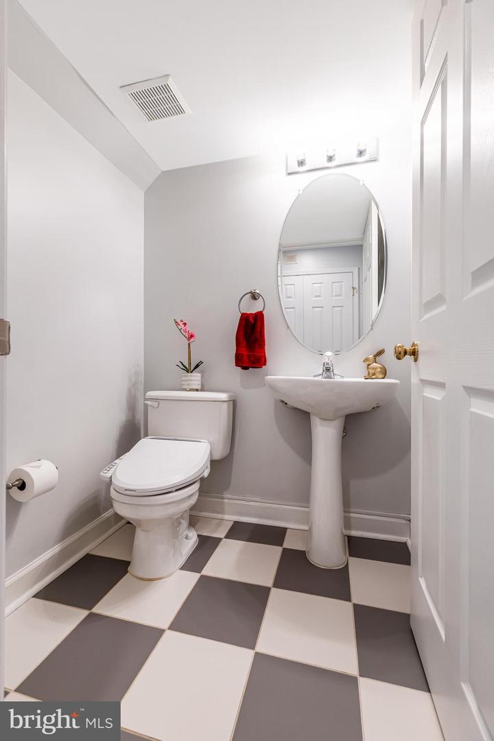 7702 HAYNES POINT WAY #2005, ALEXANDRIA, Virginia 22315, 2 Bedrooms Bedrooms, ,2 BathroomsBathrooms,Residential,For sale,7702 HAYNES POINT WAY #2005,VAFX2275806 MLS # VAFX2275806 7702 HAYNES POINT WAY #2005, ALEXANDRIA, Virginia 22315, 2 Bedrooms Bedrooms, ,2 BathroomsBathrooms,Residential,For sale,7702 HAYNES POINT WAY #2005,VAFX2275806 MLS # VAFX2275806
