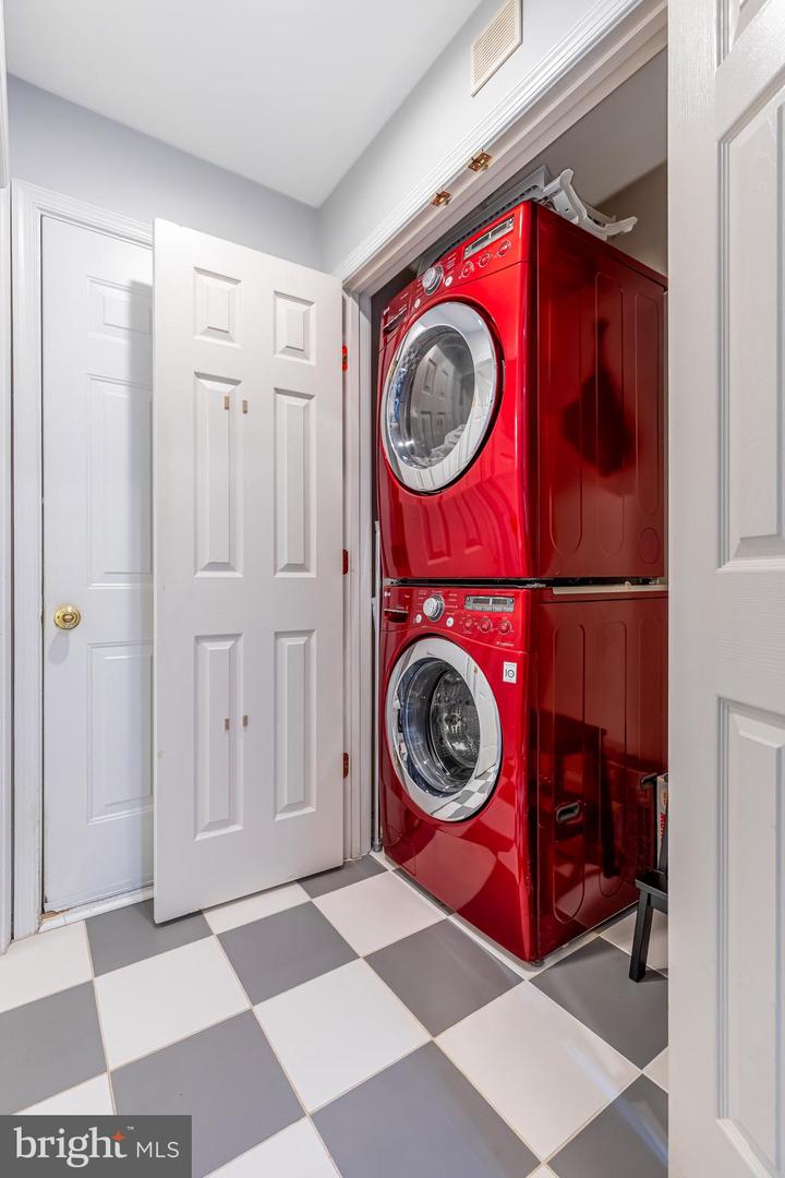 7702 HAYNES POINT WAY #2005, ALEXANDRIA, Virginia 22315, 2 Bedrooms Bedrooms, ,2 BathroomsBathrooms,Residential,For sale,7702 HAYNES POINT WAY #2005,VAFX2275806 MLS # VAFX2275806 7702 HAYNES POINT WAY #2005, ALEXANDRIA, Virginia 22315, 2 Bedrooms Bedrooms, ,2 BathroomsBathrooms,Residential,For sale,7702 HAYNES POINT WAY #2005,VAFX2275806 MLS # VAFX2275806