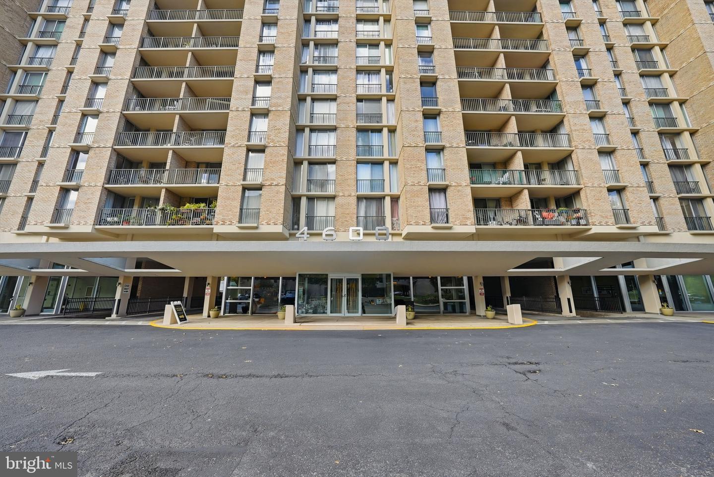 4600 S FOUR MILE RUN DR #321, ARLINGTON, Virginia 22204, 1 Bedroom Bedrooms, ,1 BathroomBathrooms,Residential,For sale,4600 S FOUR MILE RUN DR #321,VAAR2065268 MLS # VAAR2065268 4600 S FOUR MILE RUN DR #321, ARLINGTON, Virginia 22204, 1 Bedroom Bedrooms, ,1 BathroomBathrooms,Residential,For sale,4600 S FOUR MILE RUN DR #321,VAAR2065268 MLS # VAAR2065268