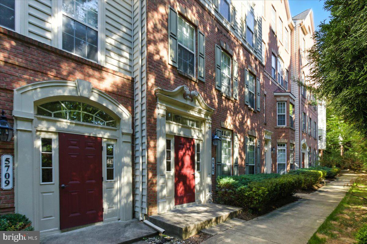 5707 CALLCOTT WAY #H, ALEXANDRIA, Virginia 22312, 3 Bedrooms Bedrooms, ,2 BathroomsBathrooms,Residential,For sale,5707 CALLCOTT WAY #H,VAFX2275964 MLS # VAFX2275964 5707 CALLCOTT WAY #H, ALEXANDRIA, Virginia 22312, 3 Bedrooms Bedrooms, ,2 BathroomsBathrooms,Residential,For sale,5707 CALLCOTT WAY #H,VAFX2275964 MLS # VAFX2275964