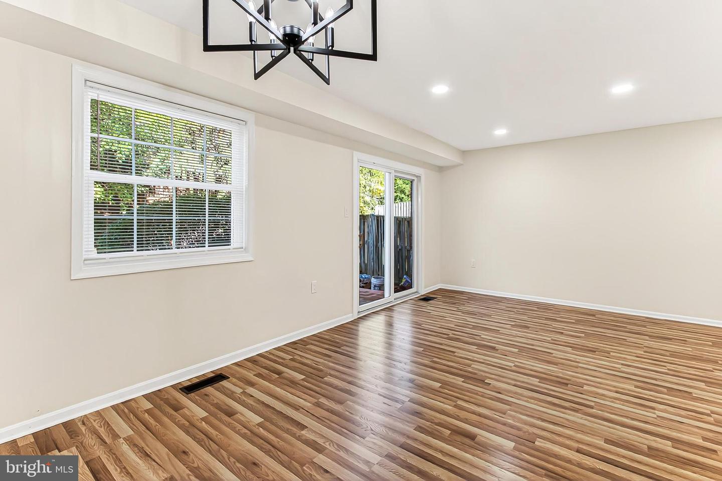 5848 KARA PL, BURKE, Virginia 22015, 3 Bedrooms Bedrooms, ,2 BathroomsBathrooms,Residential,For sale,5848 KARA PL,VAFX2275990 MLS # VAFX2275990 5848 KARA PL, BURKE, Virginia 22015, 3 Bedrooms Bedrooms, ,2 BathroomsBathrooms,Residential,For sale,5848 KARA PL,VAFX2275990 MLS # VAFX2275990