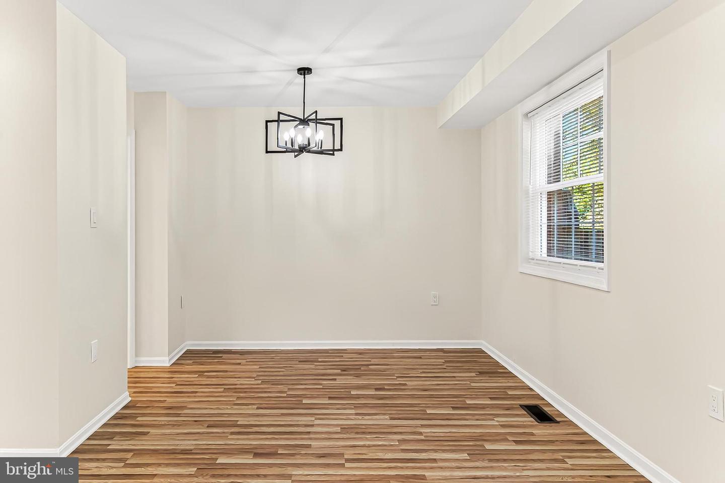 5848 KARA PL, BURKE, Virginia 22015, 3 Bedrooms Bedrooms, ,2 BathroomsBathrooms,Residential,For sale,5848 KARA PL,VAFX2275990 MLS # VAFX2275990 5848 KARA PL, BURKE, Virginia 22015, 3 Bedrooms Bedrooms, ,2 BathroomsBathrooms,Residential,For sale,5848 KARA PL,VAFX2275990 MLS # VAFX2275990