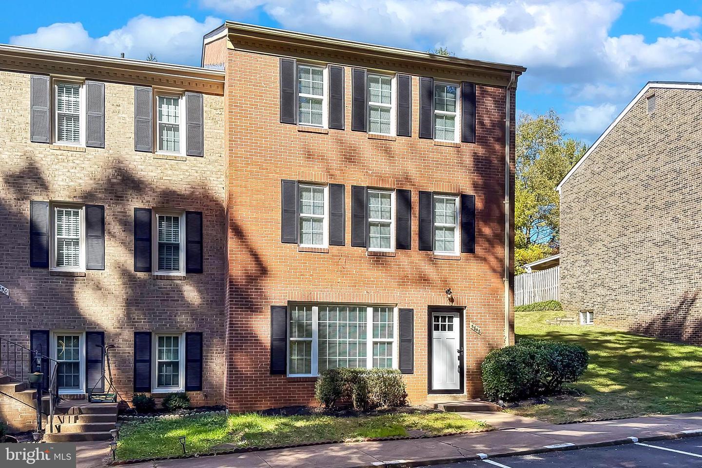 5848 KARA PL, BURKE, Virginia 22015, 3 Bedrooms Bedrooms, ,2 BathroomsBathrooms,Residential,For sale,5848 KARA PL,VAFX2275990 MLS # VAFX2275990 5848 KARA PL, BURKE, Virginia 22015, 3 Bedrooms Bedrooms, ,2 BathroomsBathrooms,Residential,For sale,5848 KARA PL,VAFX2275990 MLS # VAFX2275990