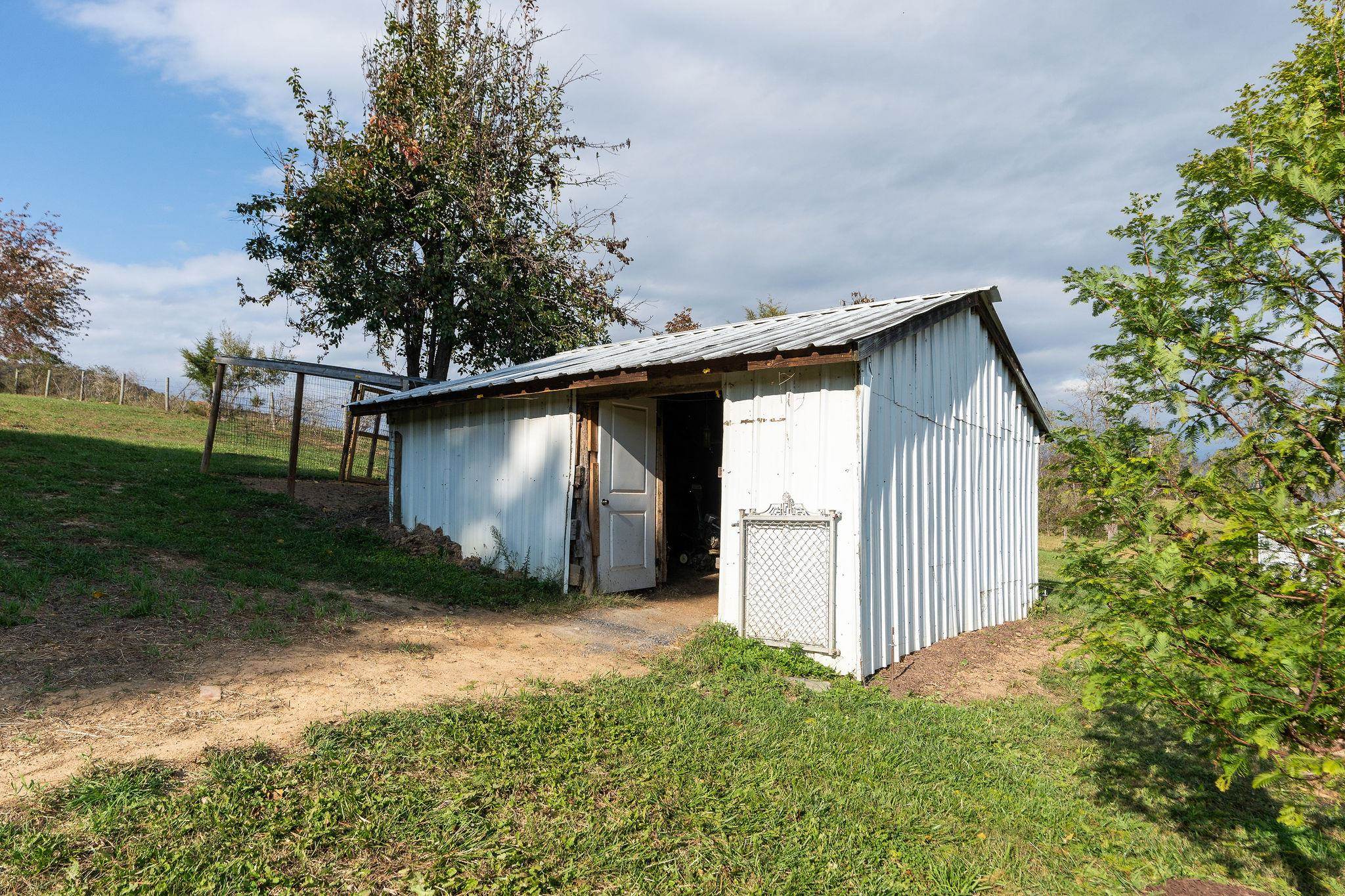 1111 JENNINGS GAP RD, CHURCHVILLE, Virginia 24421, 2 Bedrooms Bedrooms, ,1 BathroomBathrooms,Residential,They don't make it anymore!,1111 JENNINGS GAP RD,670364 MLS # 670364 1111 JENNINGS GAP RD, CHURCHVILLE, Virginia 24421, 2 Bedrooms Bedrooms, ,1 BathroomBathrooms,Residential,They don't make it anymore!,1111 JENNINGS GAP RD,670364 MLS # 670364