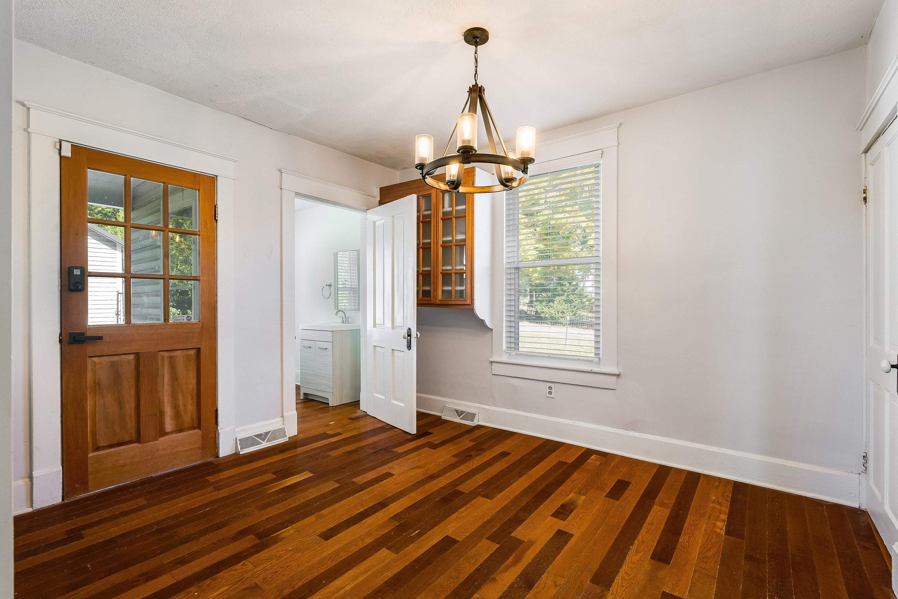 72 LIBERTY ST, WEYERS CAVE, Virginia 24486, 3 Bedrooms Bedrooms, ,1 BathroomBathrooms,Residential,72 LIBERTY ST,670370 MLS # 670370 72 LIBERTY ST, WEYERS CAVE, Virginia 24486, 3 Bedrooms Bedrooms, ,1 BathroomBathrooms,Residential,72 LIBERTY ST,670370 MLS # 670370