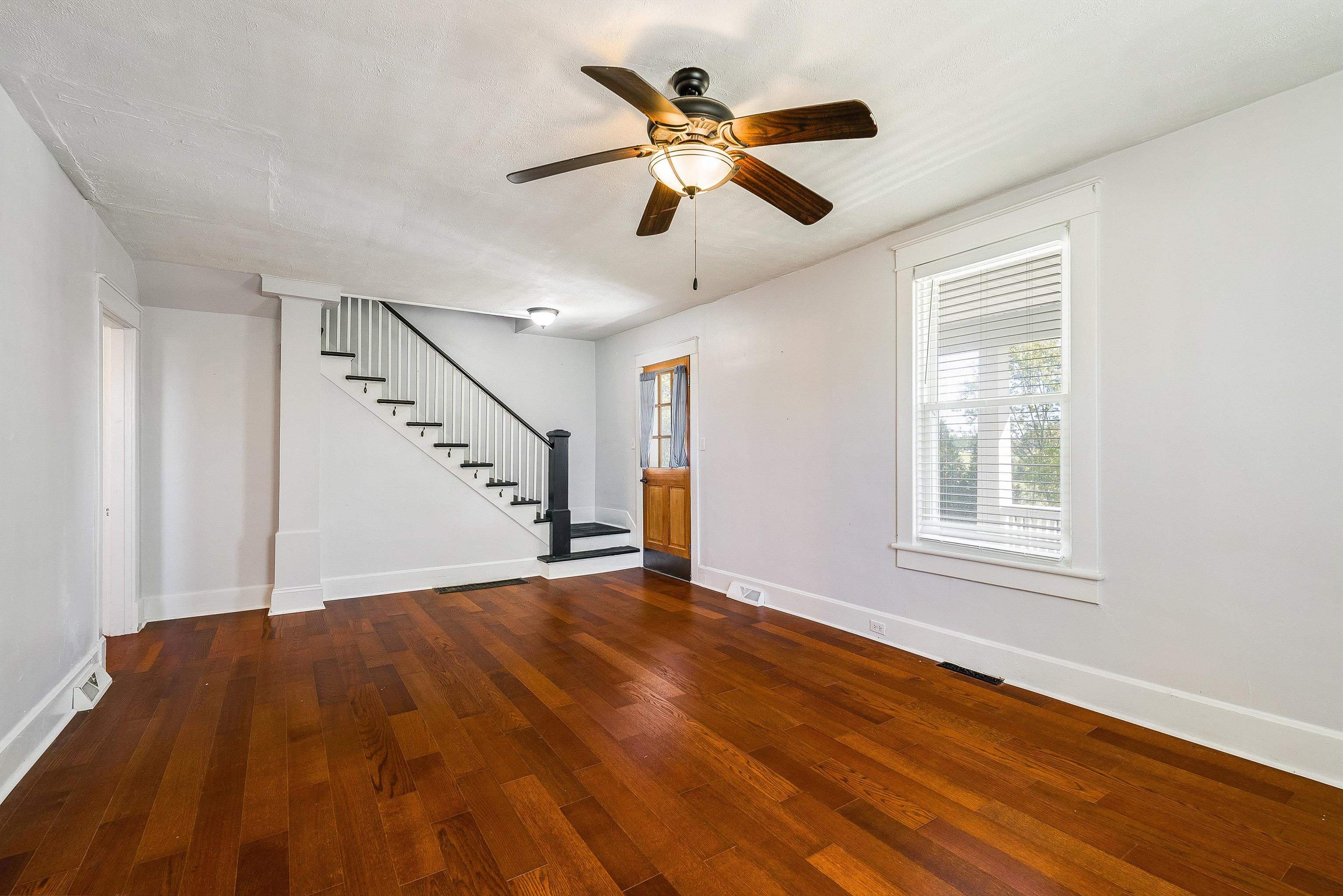 72 LIBERTY ST, WEYERS CAVE, Virginia 24486, 3 Bedrooms Bedrooms, ,1 BathroomBathrooms,Residential,72 LIBERTY ST,670370 MLS # 670370 72 LIBERTY ST, WEYERS CAVE, Virginia 24486, 3 Bedrooms Bedrooms, ,1 BathroomBathrooms,Residential,72 LIBERTY ST,670370 MLS # 670370