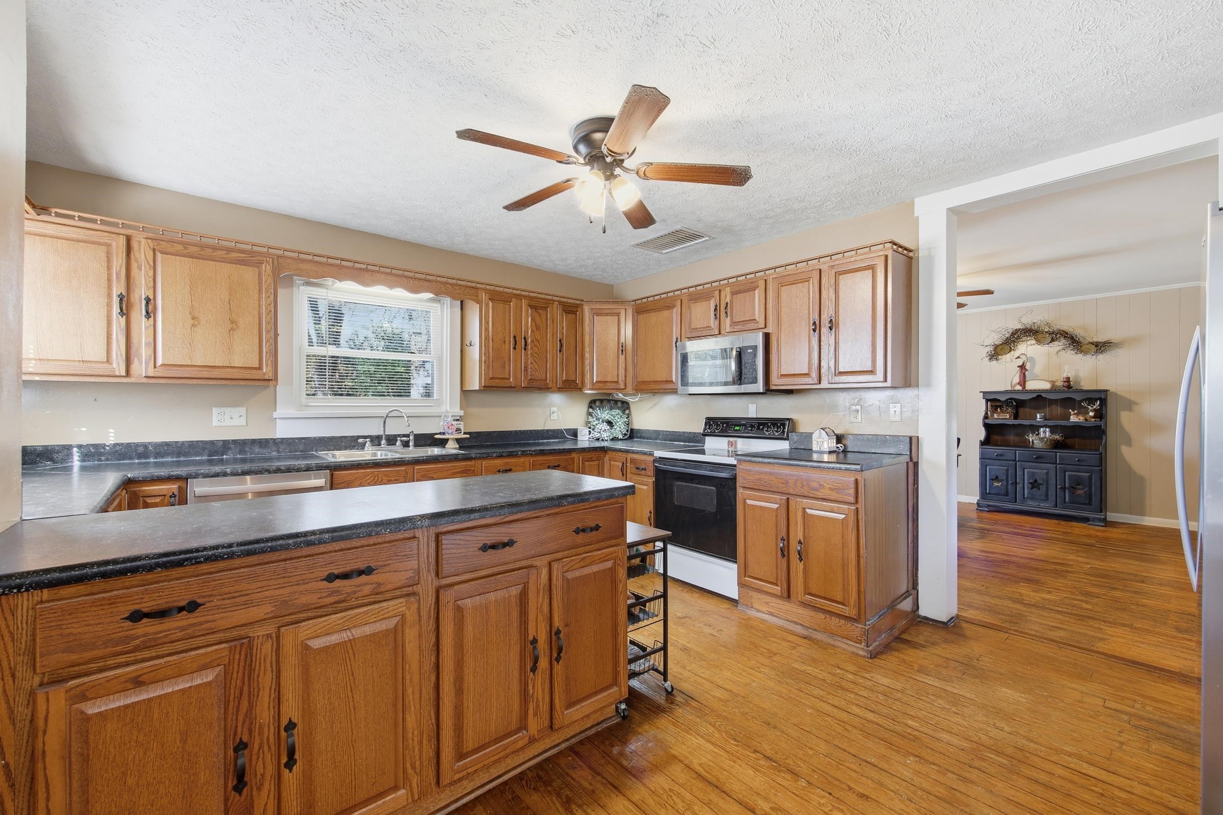 147 W MAIN ST, STANLEY, Virginia 22851, 4 Bedrooms Bedrooms, ,2 BathroomsBathrooms,Residential,147 W MAIN ST,670381 MLS # 670381 147 W MAIN ST, STANLEY, Virginia 22851, 4 Bedrooms Bedrooms, ,2 BathroomsBathrooms,Residential,147 W MAIN ST,670381 MLS # 670381
