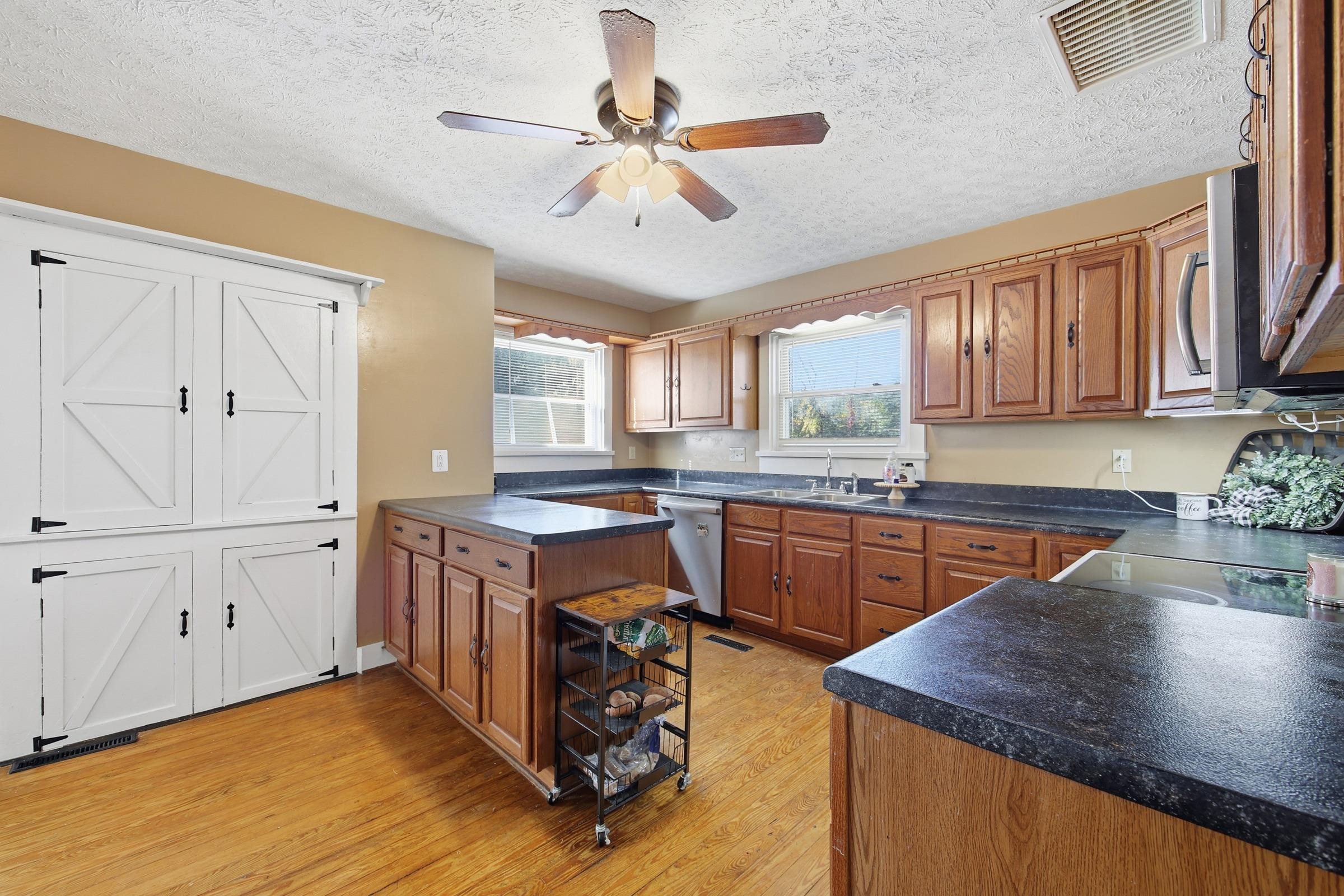 147 W MAIN ST, STANLEY, Virginia 22851, 4 Bedrooms Bedrooms, ,2 BathroomsBathrooms,Residential,147 W MAIN ST,670381 MLS # 670381 147 W MAIN ST, STANLEY, Virginia 22851, 4 Bedrooms Bedrooms, ,2 BathroomsBathrooms,Residential,147 W MAIN ST,670381 MLS # 670381
