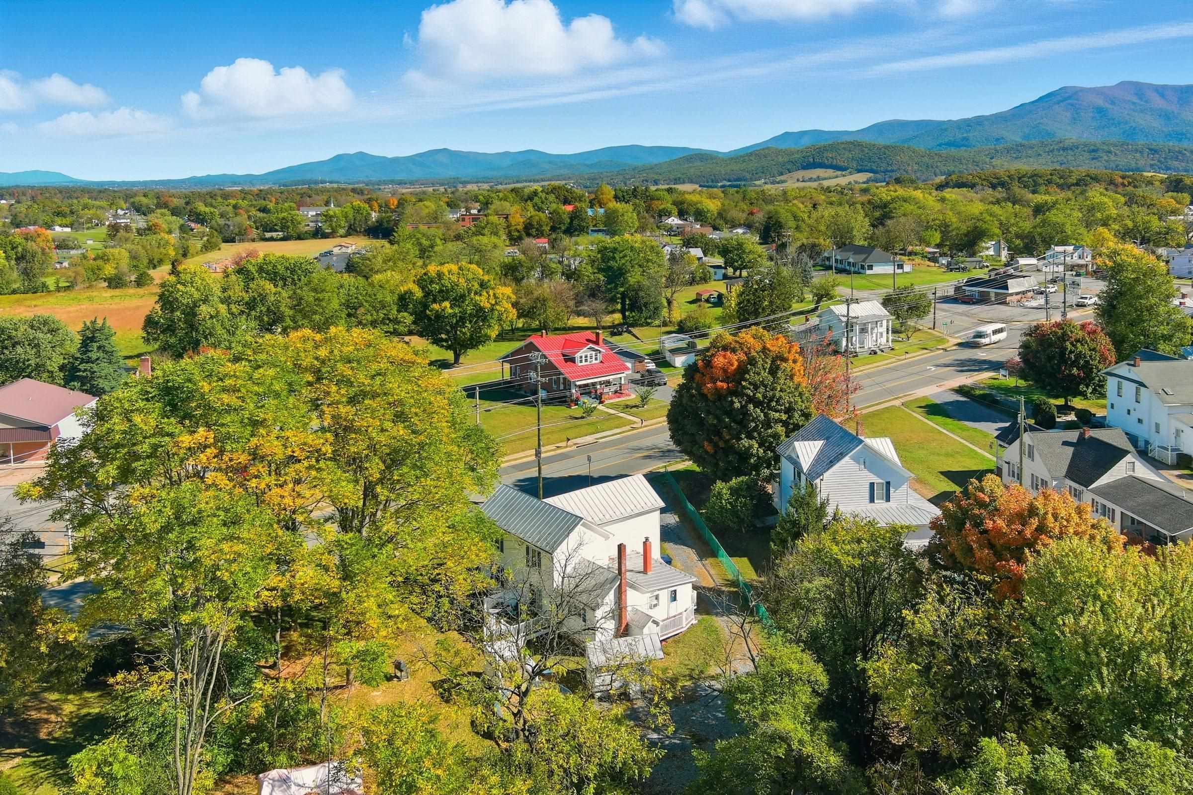 147 W MAIN ST, STANLEY, Virginia 22851, 4 Bedrooms Bedrooms, ,2 BathroomsBathrooms,Residential,147 W MAIN ST,670381 MLS # 670381 147 W MAIN ST, STANLEY, Virginia 22851, 4 Bedrooms Bedrooms, ,2 BathroomsBathrooms,Residential,147 W MAIN ST,670381 MLS # 670381