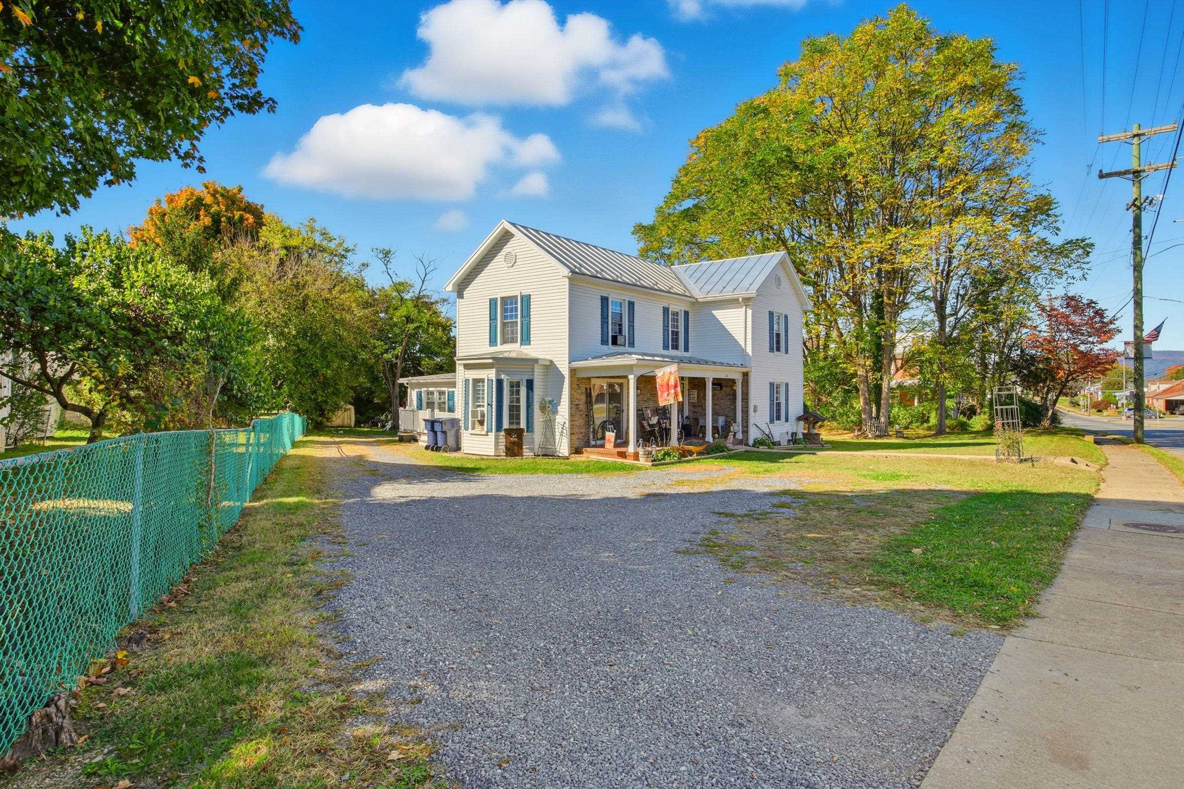 147 W MAIN ST, STANLEY, Virginia 22851, 4 Bedrooms Bedrooms, ,2 BathroomsBathrooms,Residential,147 W MAIN ST,670381 MLS # 670381 147 W MAIN ST, STANLEY, Virginia 22851, 4 Bedrooms Bedrooms, ,2 BathroomsBathrooms,Residential,147 W MAIN ST,670381 MLS # 670381