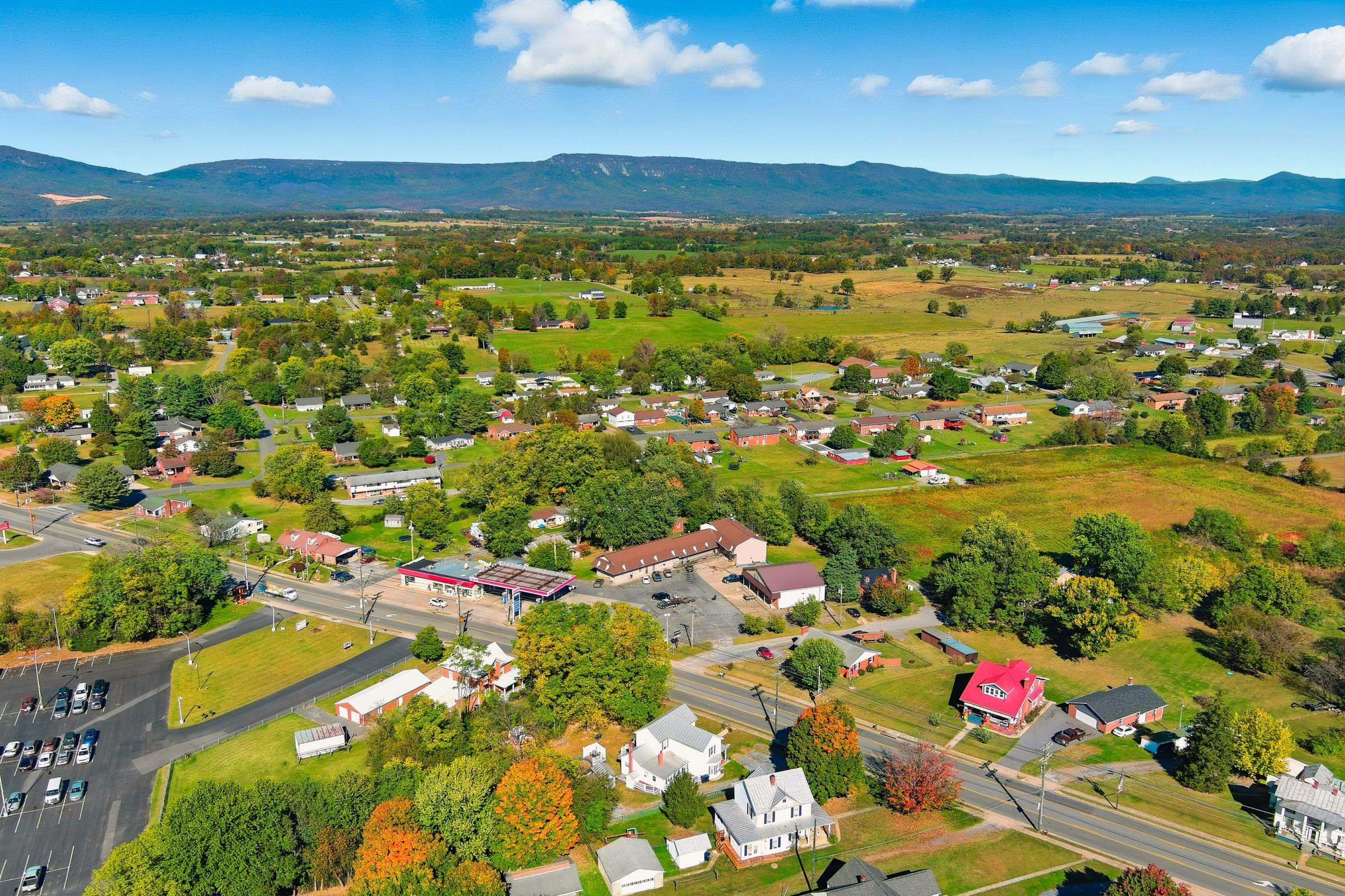 147 W MAIN ST, STANLEY, Virginia 22851, 4 Bedrooms Bedrooms, ,2 BathroomsBathrooms,Residential,147 W MAIN ST,670381 MLS # 670381 147 W MAIN ST, STANLEY, Virginia 22851, 4 Bedrooms Bedrooms, ,2 BathroomsBathrooms,Residential,147 W MAIN ST,670381 MLS # 670381