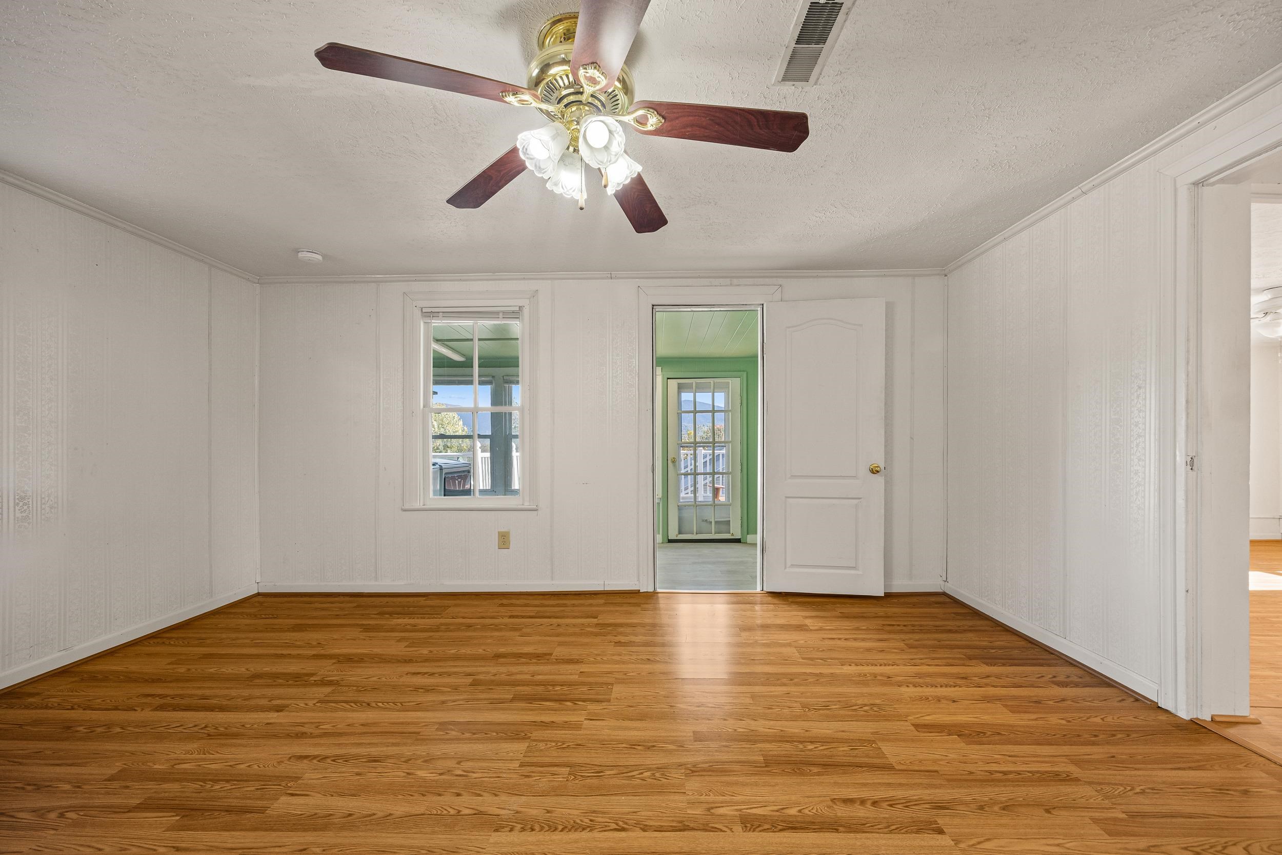 900 W MAIN ST, STANLEY, Virginia 22851, 2 Bedrooms Bedrooms, ,2 BathroomsBathrooms,Residential,900 W MAIN ST,670382 MLS # 670382 900 W MAIN ST, STANLEY, Virginia 22851, 2 Bedrooms Bedrooms, ,2 BathroomsBathrooms,Residential,900 W MAIN ST,670382 MLS # 670382