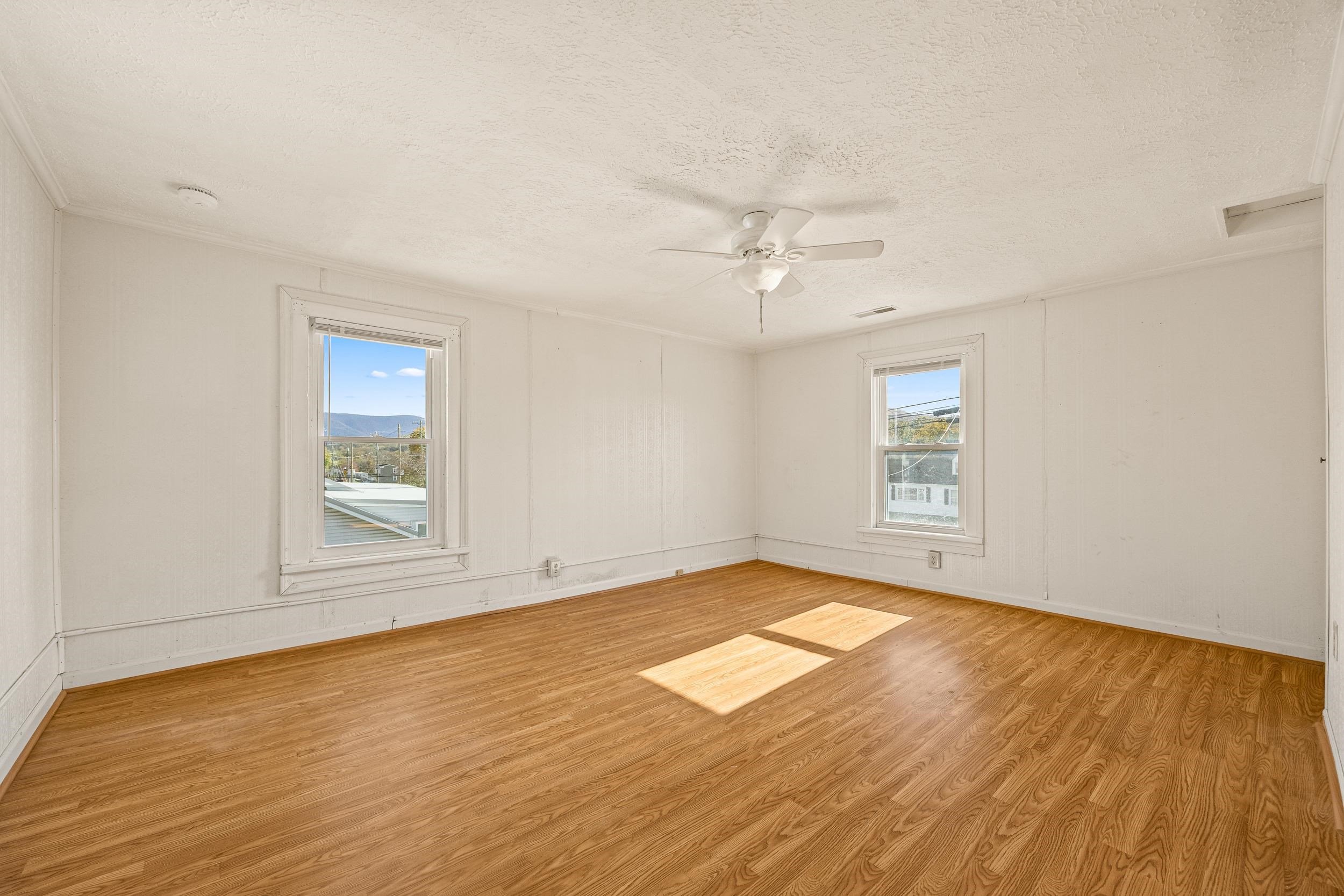 900 W MAIN ST, STANLEY, Virginia 22851, 2 Bedrooms Bedrooms, ,2 BathroomsBathrooms,Residential,900 W MAIN ST,670382 MLS # 670382 900 W MAIN ST, STANLEY, Virginia 22851, 2 Bedrooms Bedrooms, ,2 BathroomsBathrooms,Residential,900 W MAIN ST,670382 MLS # 670382