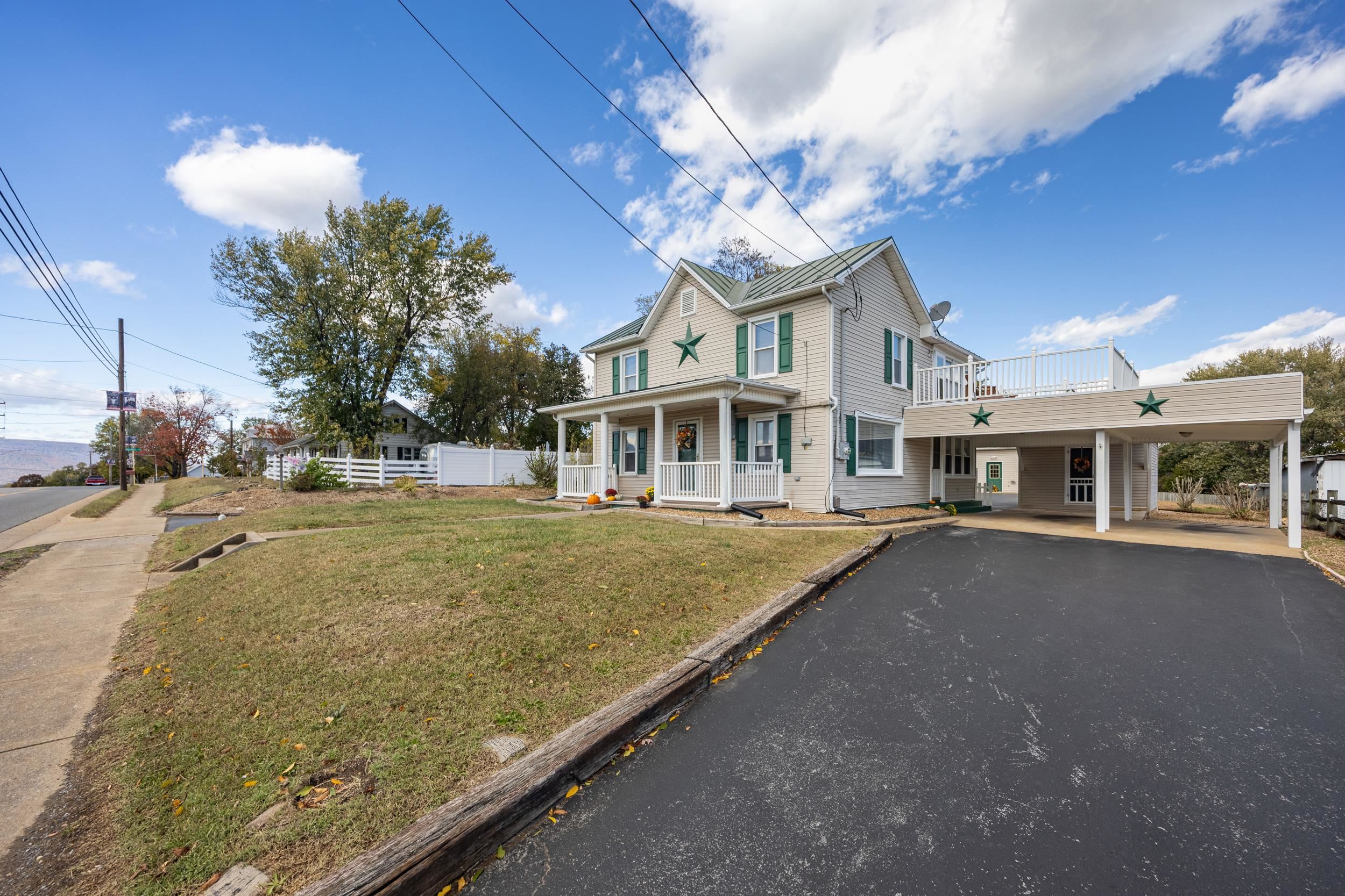 900 W MAIN ST, STANLEY, Virginia 22851, 2 Bedrooms Bedrooms, ,2 BathroomsBathrooms,Residential,900 W MAIN ST,670382 MLS # 670382 900 W MAIN ST, STANLEY, Virginia 22851, 2 Bedrooms Bedrooms, ,2 BathroomsBathrooms,Residential,900 W MAIN ST,670382 MLS # 670382