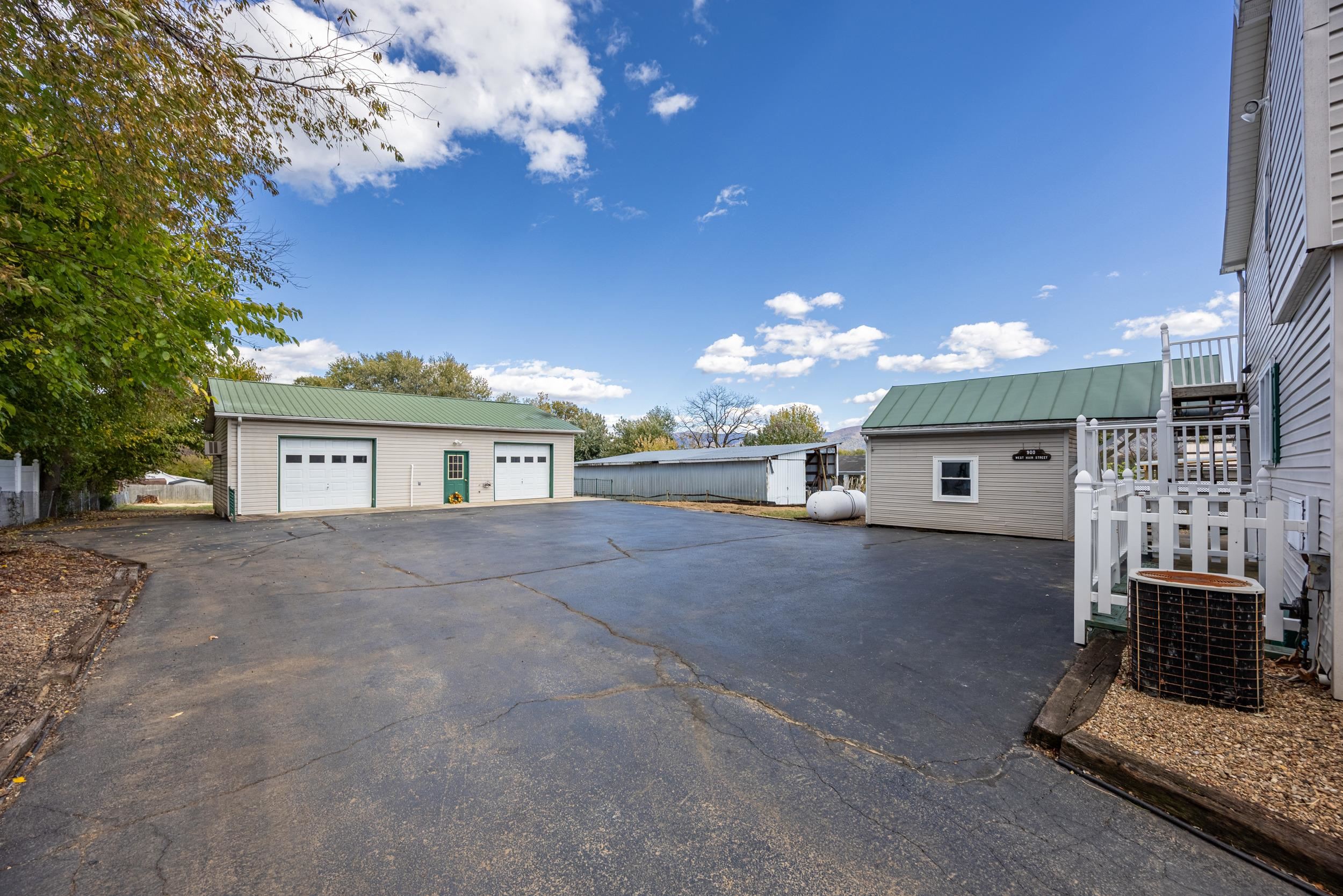 900 W MAIN ST, STANLEY, Virginia 22851, 2 Bedrooms Bedrooms, ,2 BathroomsBathrooms,Residential,900 W MAIN ST,670382 MLS # 670382 900 W MAIN ST, STANLEY, Virginia 22851, 2 Bedrooms Bedrooms, ,2 BathroomsBathrooms,Residential,900 W MAIN ST,670382 MLS # 670382