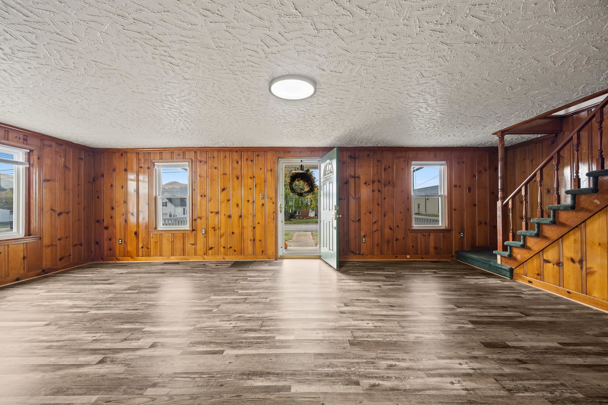 900 W MAIN ST, STANLEY, Virginia 22851, 2 Bedrooms Bedrooms, ,2 BathroomsBathrooms,Residential,900 W MAIN ST,670382 MLS # 670382 900 W MAIN ST, STANLEY, Virginia 22851, 2 Bedrooms Bedrooms, ,2 BathroomsBathrooms,Residential,900 W MAIN ST,670382 MLS # 670382
