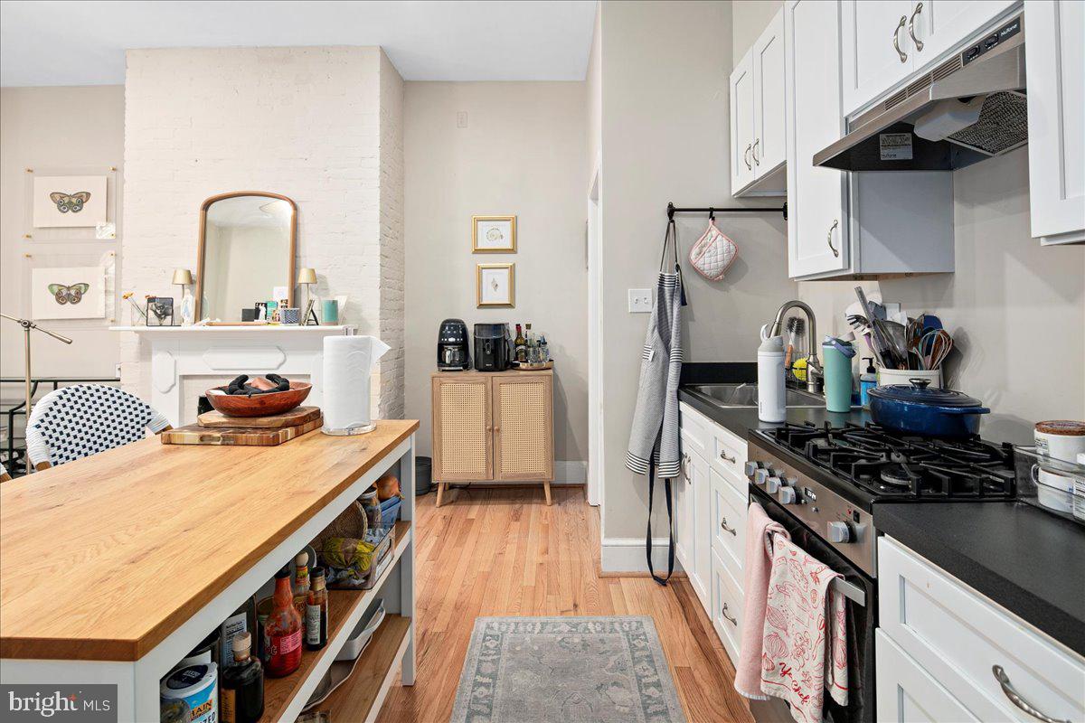 304 2ND ST SE, WASHINGTON, District Of Columbia 20003, 6 Bedrooms Bedrooms, ,4 BathroomsBathrooms,Residential,For sale,304 2ND ST SE,DCDC2209946 MLS # DCDC2209946 304 2ND ST SE, WASHINGTON, District Of Columbia 20003, 6 Bedrooms Bedrooms, ,4 BathroomsBathrooms,Residential,For sale,304 2ND ST SE,DCDC2209946 MLS # DCDC2209946