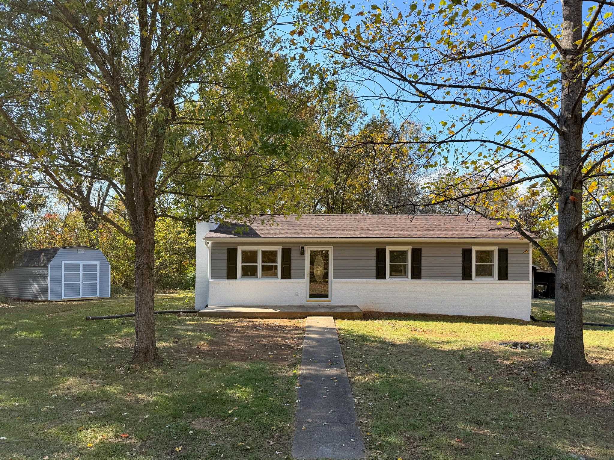 3392 EAST SIDE HWY, GROTTOES, Virginia 24441, 3 Bedrooms Bedrooms, ,2 BathroomsBathrooms,Residential,3392 EAST SIDE HWY,670389 MLS # 670389 3392 EAST SIDE HWY, GROTTOES, Virginia 24441, 3 Bedrooms Bedrooms, ,2 BathroomsBathrooms,Residential,3392 EAST SIDE HWY,670389 MLS # 670389