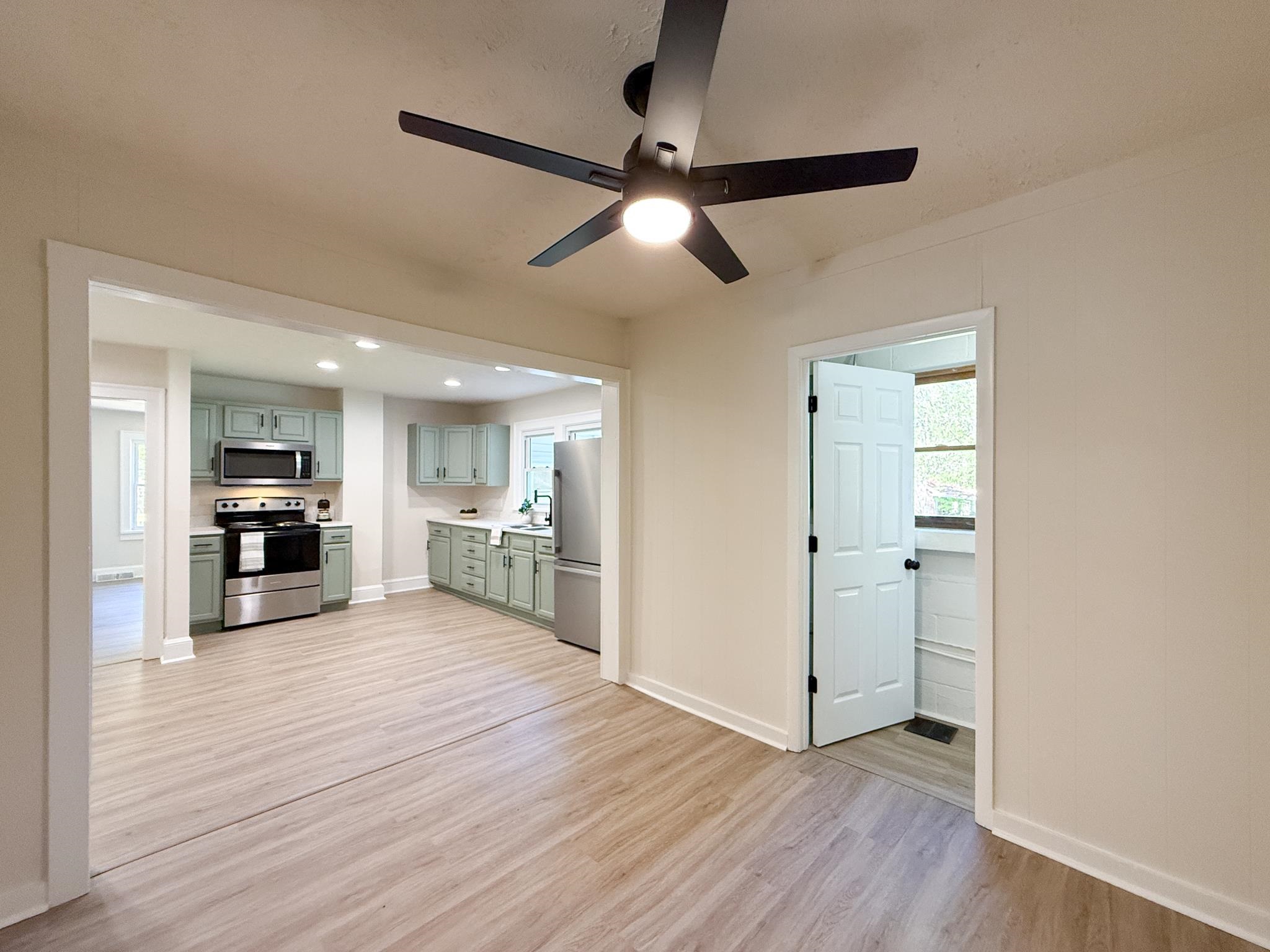 2020 WEST MIDLAND TRL, LEXINGTON, Virginia 24450, 3 Bedrooms Bedrooms, ,1 BathroomBathrooms,Residential,2020 WEST MIDLAND TRL,670390 MLS # 670390 2020 WEST MIDLAND TRL, LEXINGTON, Virginia 24450, 3 Bedrooms Bedrooms, ,1 BathroomBathrooms,Residential,2020 WEST MIDLAND TRL,670390 MLS # 670390