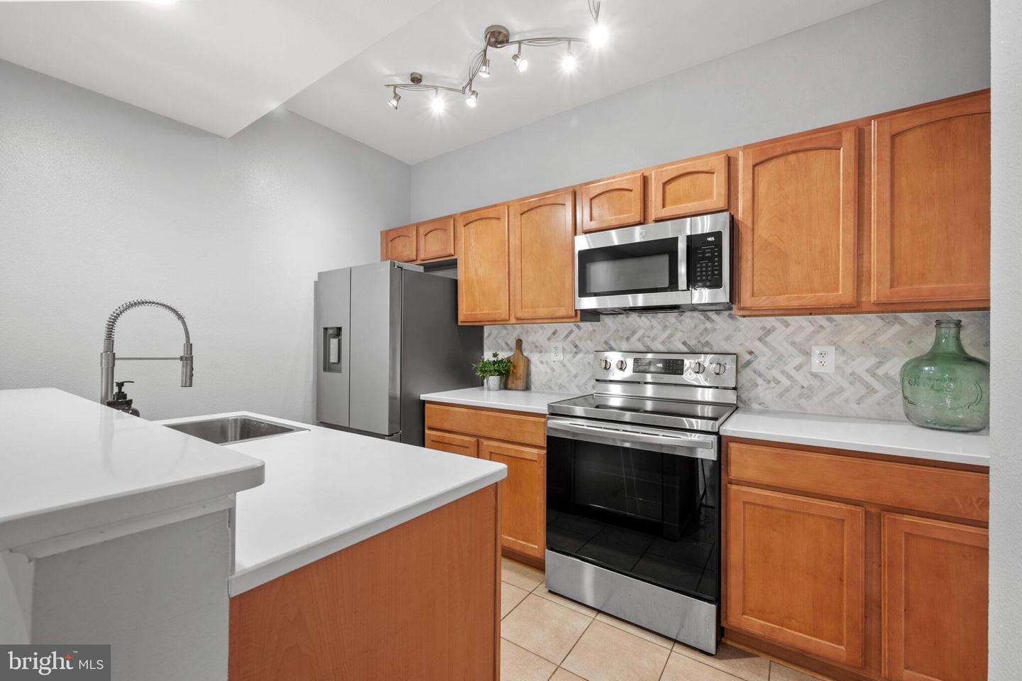 3909 PENDERVIEW DR #1903, FAIRFAX, Virginia 22033, 2 Bedrooms Bedrooms, ,1 BathroomBathrooms,Residential,For sale,3909 PENDERVIEW DR #1903,VAFX2270598 MLS # VAFX2270598 3909 PENDERVIEW DR #1903, FAIRFAX, Virginia 22033, 2 Bedrooms Bedrooms, ,1 BathroomBathrooms,Residential,For sale,3909 PENDERVIEW DR #1903,VAFX2270598 MLS # VAFX2270598