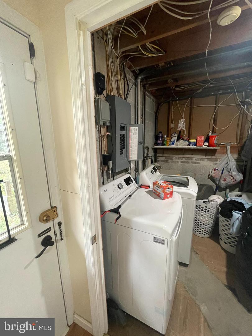 12502 COLBY DR, WOODBRIDGE, Virginia 22192, 4 Bedrooms Bedrooms, ,2 BathroomsBathrooms,Residential,For sale,12502 COLBY DR,VAPW2103410 MLS # VAPW2103410 12502 COLBY DR, WOODBRIDGE, Virginia 22192, 4 Bedrooms Bedrooms, ,2 BathroomsBathrooms,Residential,For sale,12502 COLBY DR,VAPW2103410 MLS # VAPW2103410