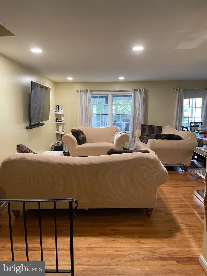 12502 COLBY DR, WOODBRIDGE, Virginia 22192, 4 Bedrooms Bedrooms, ,2 BathroomsBathrooms,Residential,For sale,12502 COLBY DR,VAPW2103410 MLS # VAPW2103410 12502 COLBY DR, WOODBRIDGE, Virginia 22192, 4 Bedrooms Bedrooms, ,2 BathroomsBathrooms,Residential,For sale,12502 COLBY DR,VAPW2103410 MLS # VAPW2103410