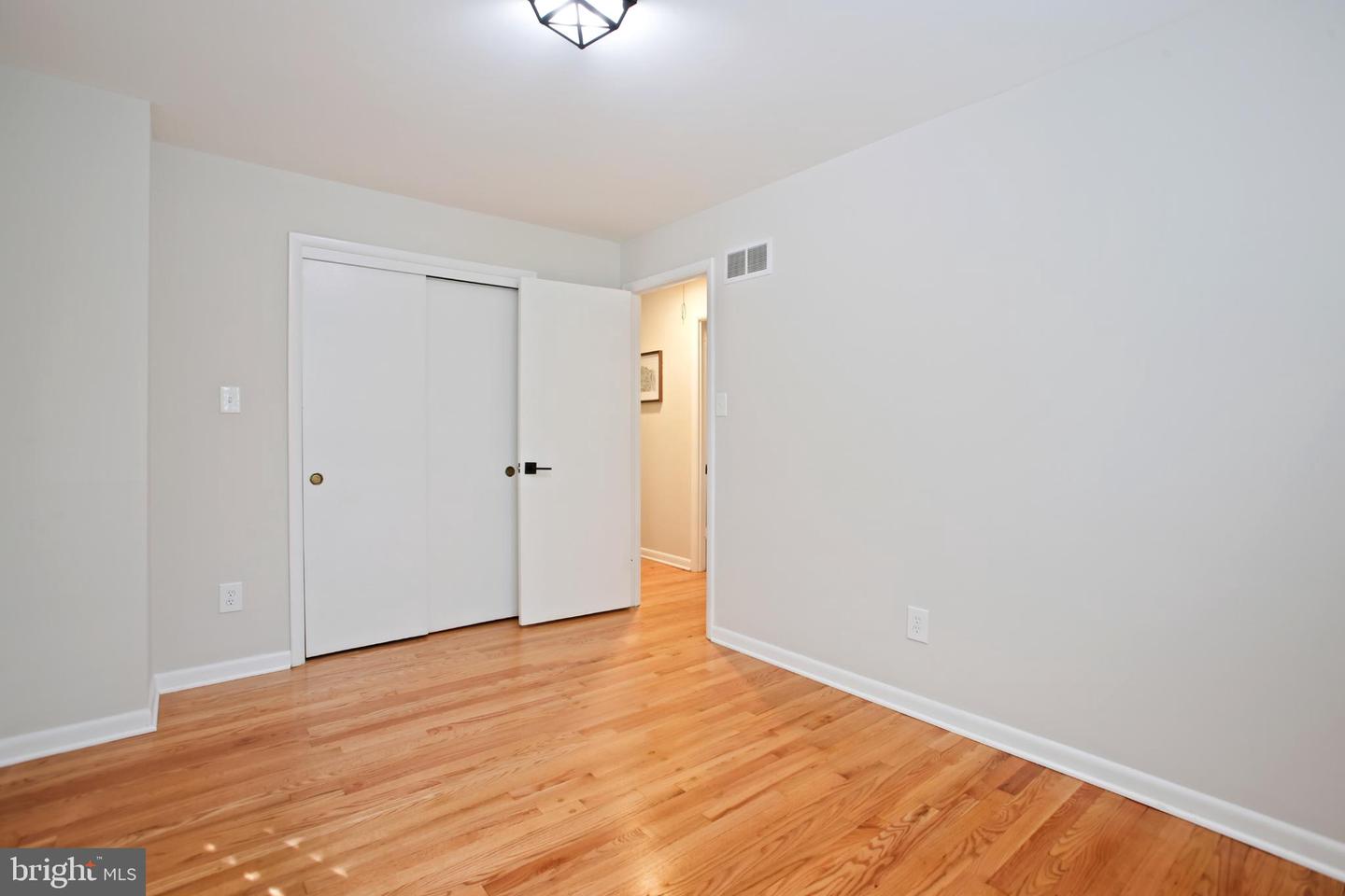5300 1ST PL N, ARLINGTON, Virginia 22203, 3 Bedrooms Bedrooms, 12 Rooms Rooms,3 BathroomsBathrooms,Residential,For sale,5300 1ST PL N,VAAR2063636 MLS # VAAR2063636 5300 1ST PL N, ARLINGTON, Virginia 22203, 3 Bedrooms Bedrooms, 12 Rooms Rooms,3 BathroomsBathrooms,Residential,For sale,5300 1ST PL N,VAAR2063636 MLS # VAAR2063636