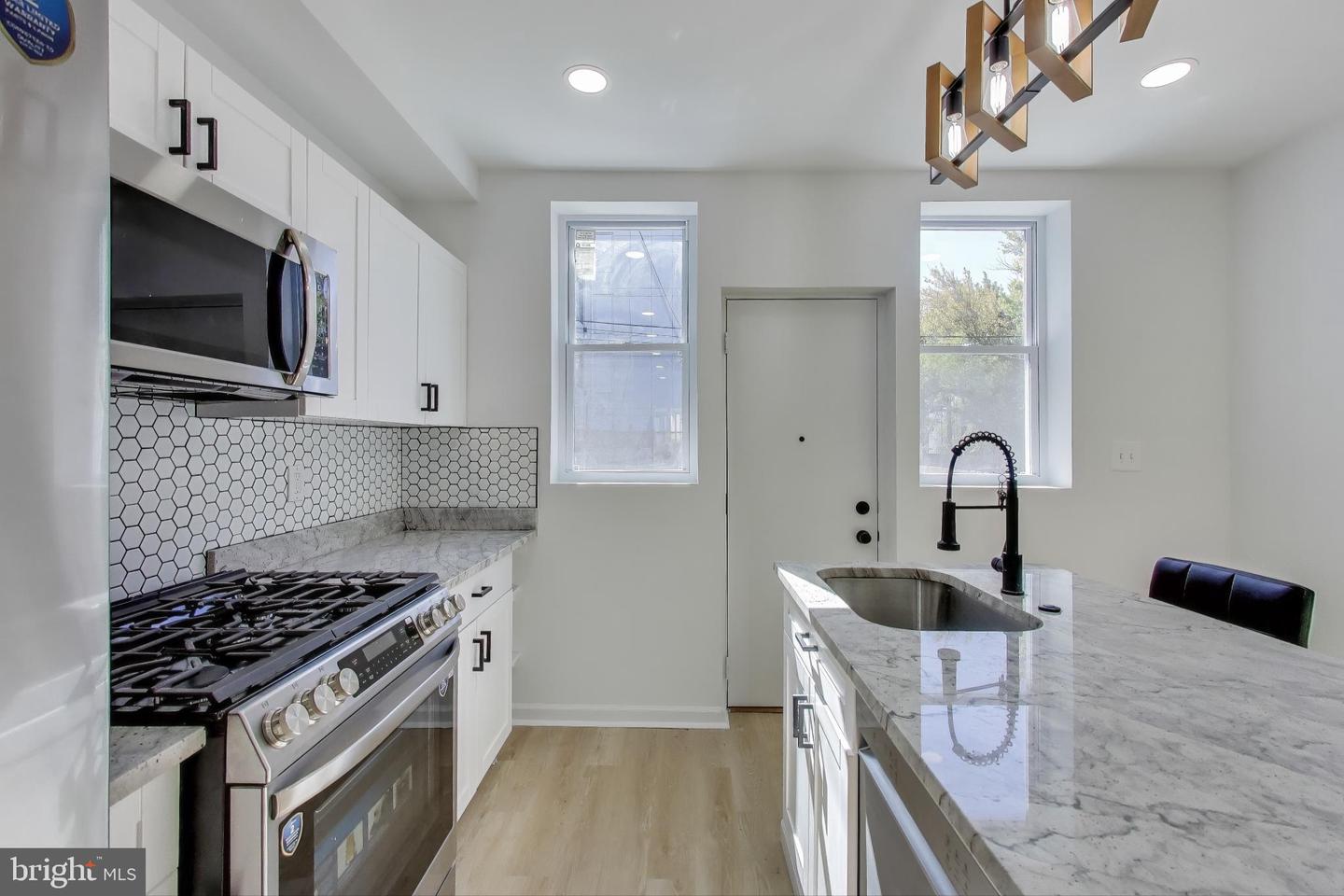 1721 L ST NE, WASHINGTON, District Of Columbia 20002, 2 Bedrooms Bedrooms, 4 Rooms Rooms,2 BathroomsBathrooms,Residential,For sale,1721 L ST NE,DCDC2222268 MLS # DCDC2222268 1721 L ST NE, WASHINGTON, District Of Columbia 20002, 2 Bedrooms Bedrooms, 4 Rooms Rooms,2 BathroomsBathrooms,Residential,For sale,1721 L ST NE,DCDC2222268 MLS # DCDC2222268