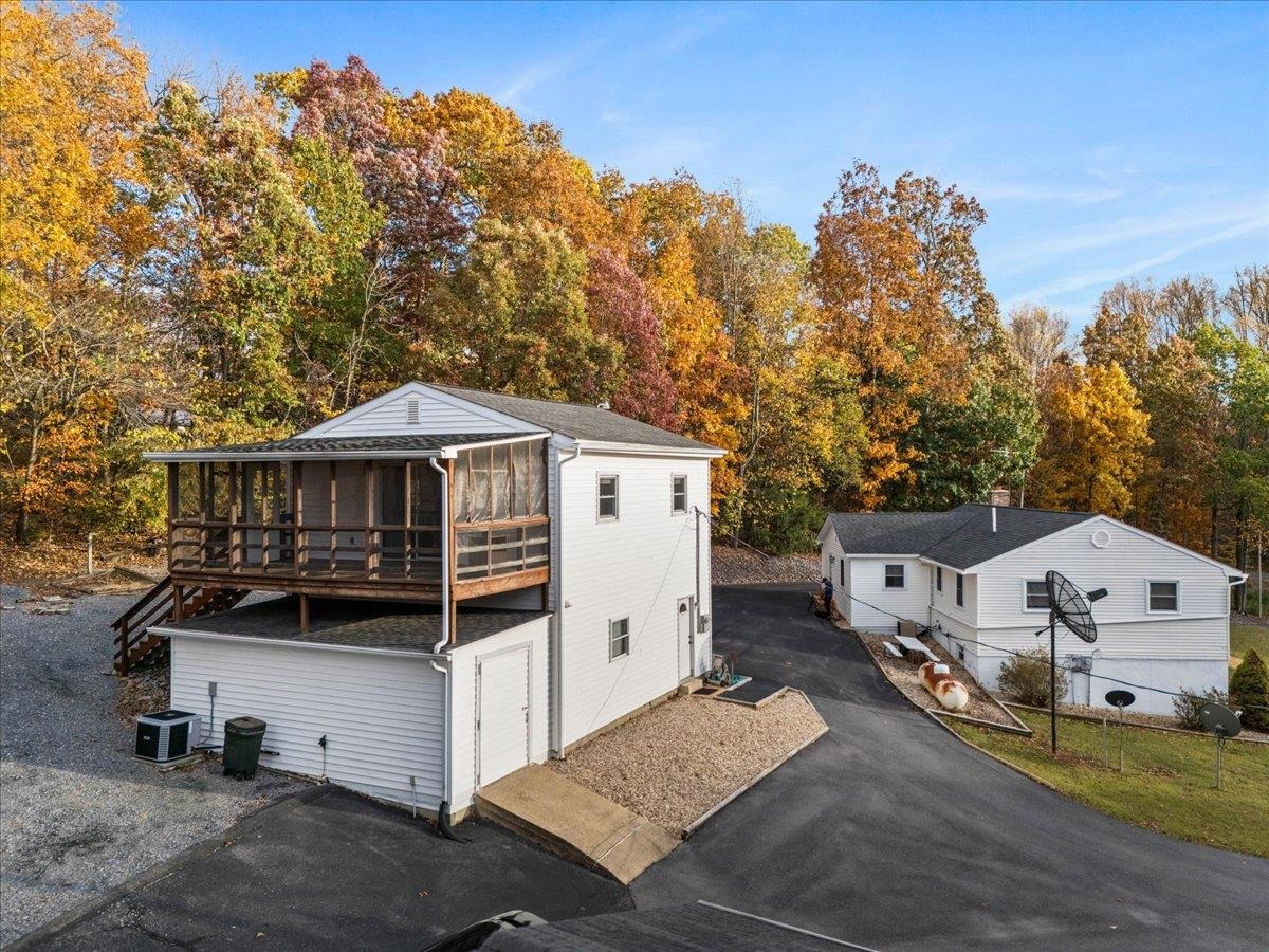 9508 KOONTZ CORNER RD, ROCKINGHAM, Virginia 22802, 5 Bedrooms Bedrooms, ,2 BathroomsBathrooms,Residential,9508 KOONTZ CORNER RD,670399 MLS # 670399 9508 KOONTZ CORNER RD, ROCKINGHAM, Virginia 22802, 5 Bedrooms Bedrooms, ,2 BathroomsBathrooms,Residential,9508 KOONTZ CORNER RD,670399 MLS # 670399