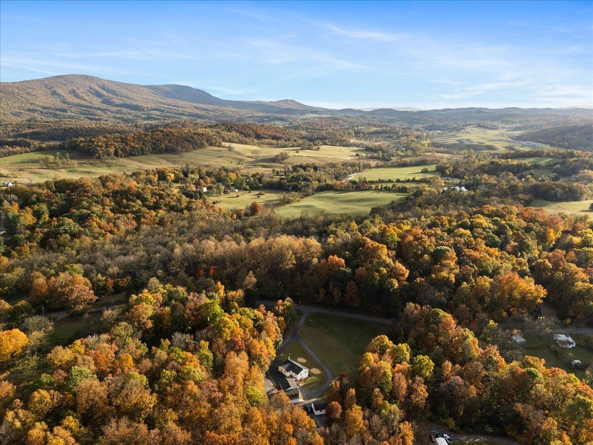9508 KOONTZ CORNER RD, ROCKINGHAM, Virginia 22802, 5 Bedrooms Bedrooms, ,2 BathroomsBathrooms,Residential,9508 KOONTZ CORNER RD,670399 MLS # 670399 9508 KOONTZ CORNER RD, ROCKINGHAM, Virginia 22802, 5 Bedrooms Bedrooms, ,2 BathroomsBathrooms,Residential,9508 KOONTZ CORNER RD,670399 MLS # 670399