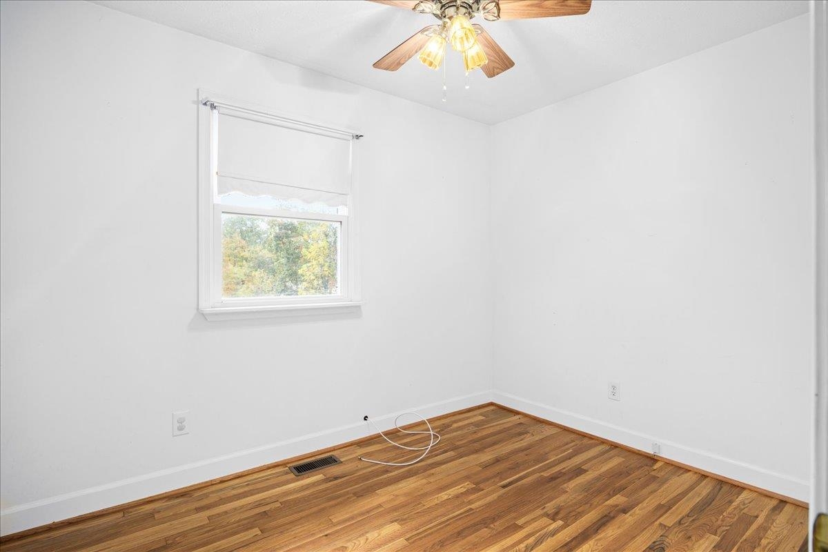 9508 KOONTZ CORNER RD, ROCKINGHAM, Virginia 22802, 5 Bedrooms Bedrooms, ,2 BathroomsBathrooms,Residential,9508 KOONTZ CORNER RD,670399 MLS # 670399 9508 KOONTZ CORNER RD, ROCKINGHAM, Virginia 22802, 5 Bedrooms Bedrooms, ,2 BathroomsBathrooms,Residential,9508 KOONTZ CORNER RD,670399 MLS # 670399