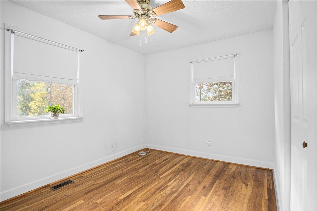 9508 KOONTZ CORNER RD, ROCKINGHAM, Virginia 22802, 5 Bedrooms Bedrooms, ,2 BathroomsBathrooms,Residential,9508 KOONTZ CORNER RD,670399 MLS # 670399 9508 KOONTZ CORNER RD, ROCKINGHAM, Virginia 22802, 5 Bedrooms Bedrooms, ,2 BathroomsBathrooms,Residential,9508 KOONTZ CORNER RD,670399 MLS # 670399