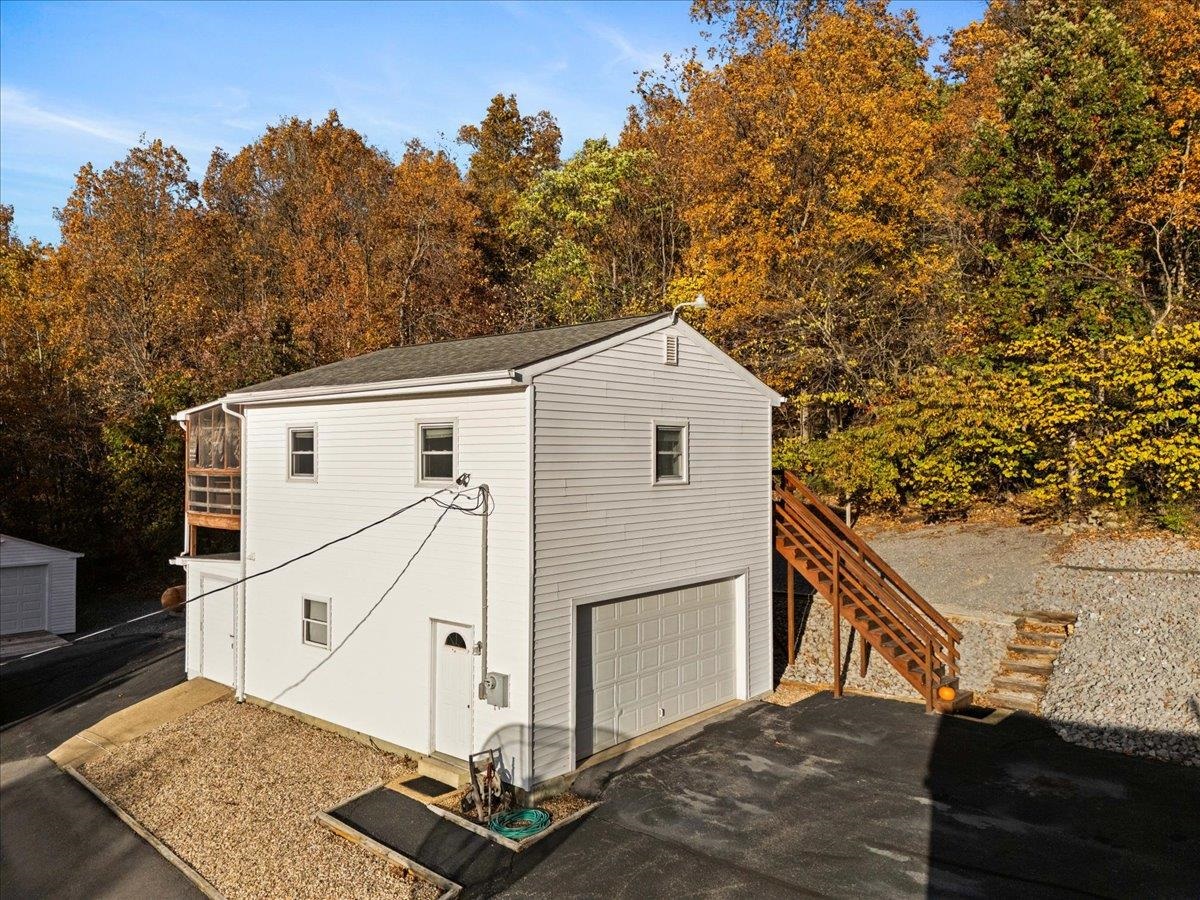 9508 KOONTZ CORNER RD, ROCKINGHAM, Virginia 22802, 5 Bedrooms Bedrooms, ,2 BathroomsBathrooms,Residential,9508 KOONTZ CORNER RD,670399 MLS # 670399 9508 KOONTZ CORNER RD, ROCKINGHAM, Virginia 22802, 5 Bedrooms Bedrooms, ,2 BathroomsBathrooms,Residential,9508 KOONTZ CORNER RD,670399 MLS # 670399