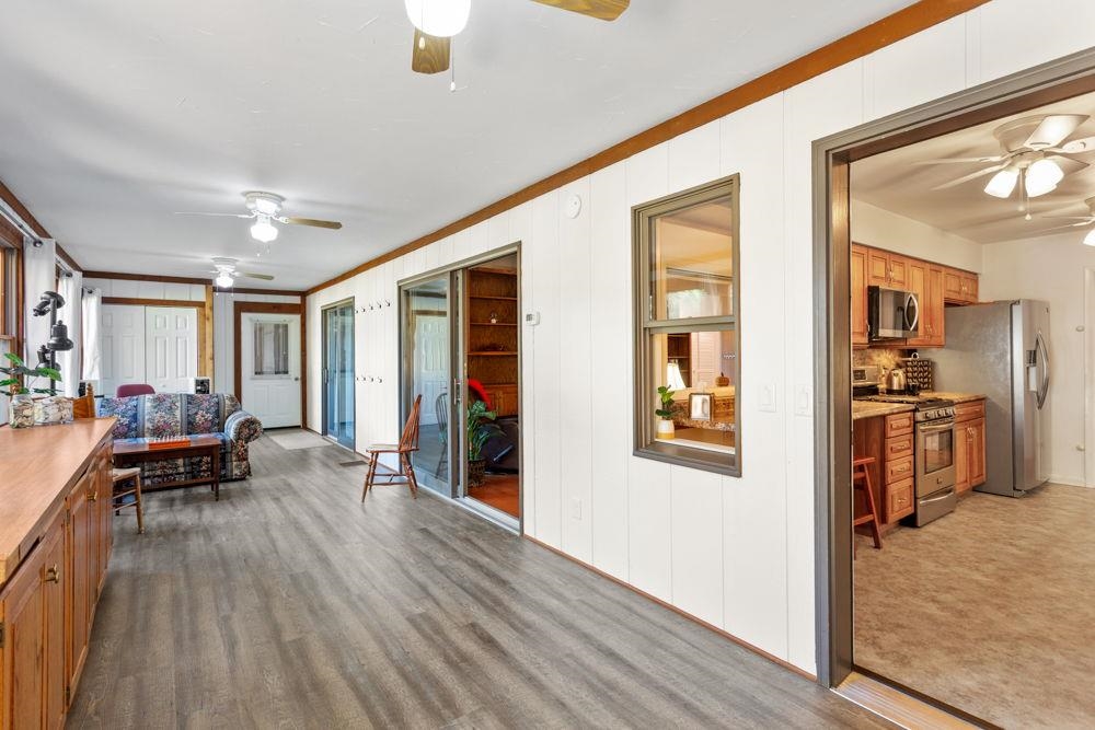 open to living room and kitchen open to living room and kitchen