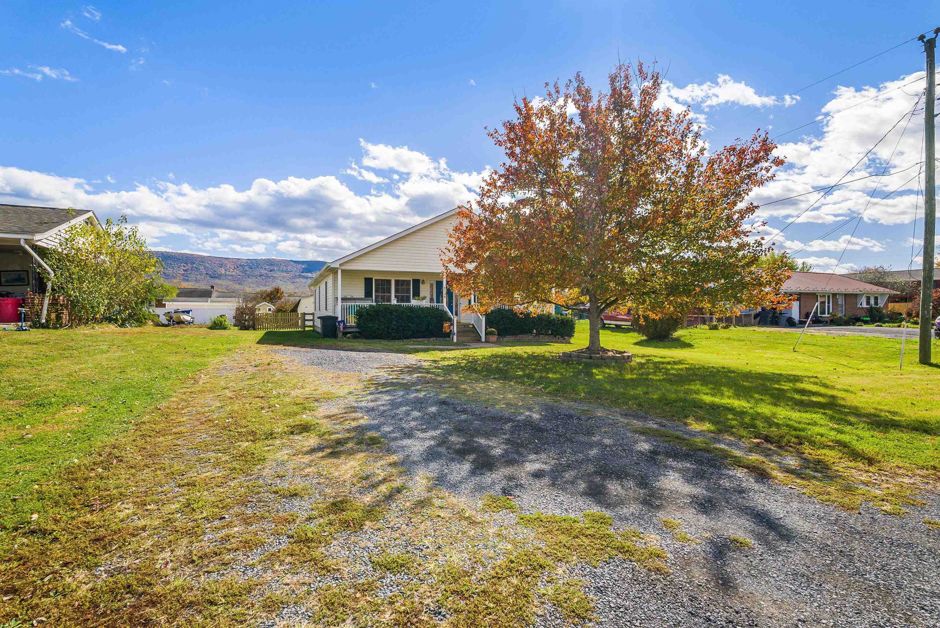 5158 BOXWOOD DR, MOUNT JACKSON, Virginia 22842, 3 Bedrooms Bedrooms, ,2 BathroomsBathrooms,Residential,5158 BOXWOOD DR,670406 MLS # 670406 5158 BOXWOOD DR, MOUNT JACKSON, Virginia 22842, 3 Bedrooms Bedrooms, ,2 BathroomsBathrooms,Residential,5158 BOXWOOD DR,670406 MLS # 670406