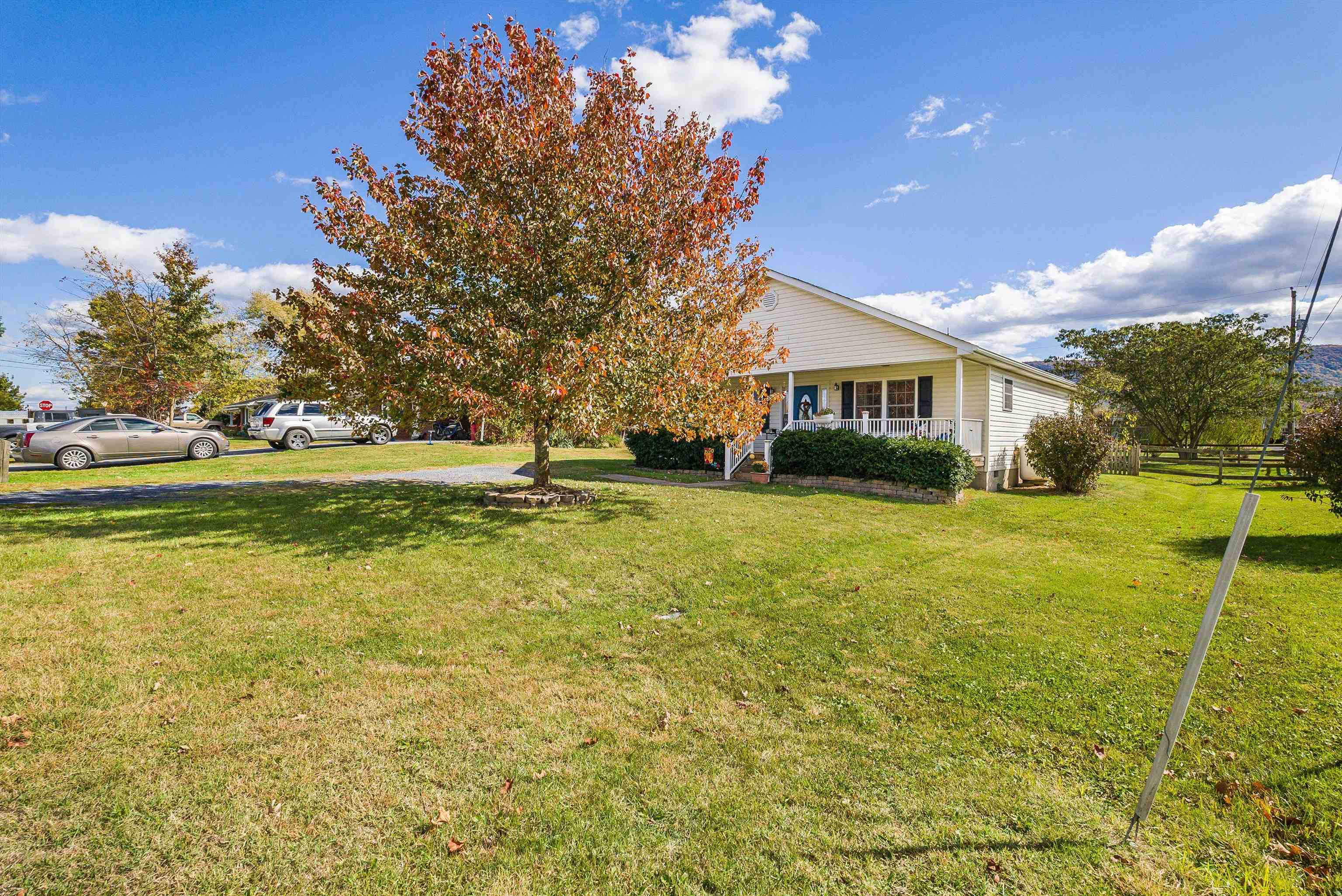 5158 BOXWOOD DR, MOUNT JACKSON, Virginia 22842, 3 Bedrooms Bedrooms, ,2 BathroomsBathrooms,Residential,5158 BOXWOOD DR,670406 MLS # 670406 5158 BOXWOOD DR, MOUNT JACKSON, Virginia 22842, 3 Bedrooms Bedrooms, ,2 BathroomsBathrooms,Residential,5158 BOXWOOD DR,670406 MLS # 670406