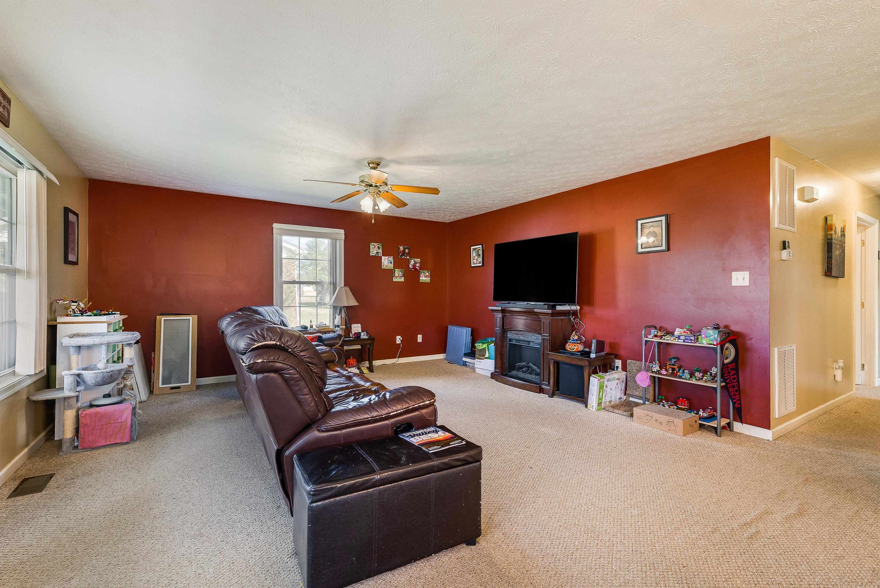 5158 BOXWOOD DR, MOUNT JACKSON, Virginia 22842, 3 Bedrooms Bedrooms, ,2 BathroomsBathrooms,Residential,5158 BOXWOOD DR,670406 MLS # 670406 5158 BOXWOOD DR, MOUNT JACKSON, Virginia 22842, 3 Bedrooms Bedrooms, ,2 BathroomsBathrooms,Residential,5158 BOXWOOD DR,670406 MLS # 670406