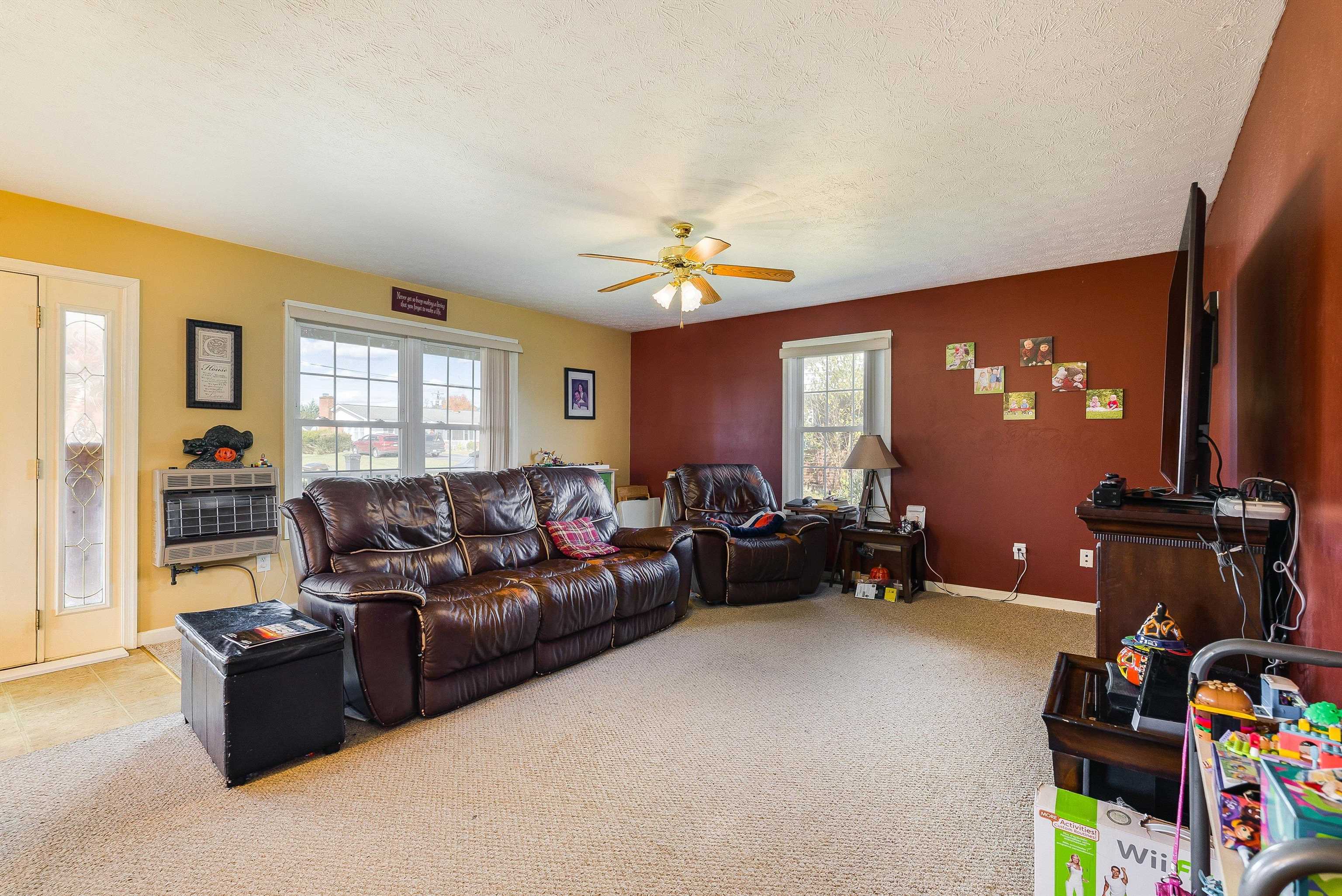 5158 BOXWOOD DR, MOUNT JACKSON, Virginia 22842, 3 Bedrooms Bedrooms, ,2 BathroomsBathrooms,Residential,5158 BOXWOOD DR,670406 MLS # 670406 5158 BOXWOOD DR, MOUNT JACKSON, Virginia 22842, 3 Bedrooms Bedrooms, ,2 BathroomsBathrooms,Residential,5158 BOXWOOD DR,670406 MLS # 670406