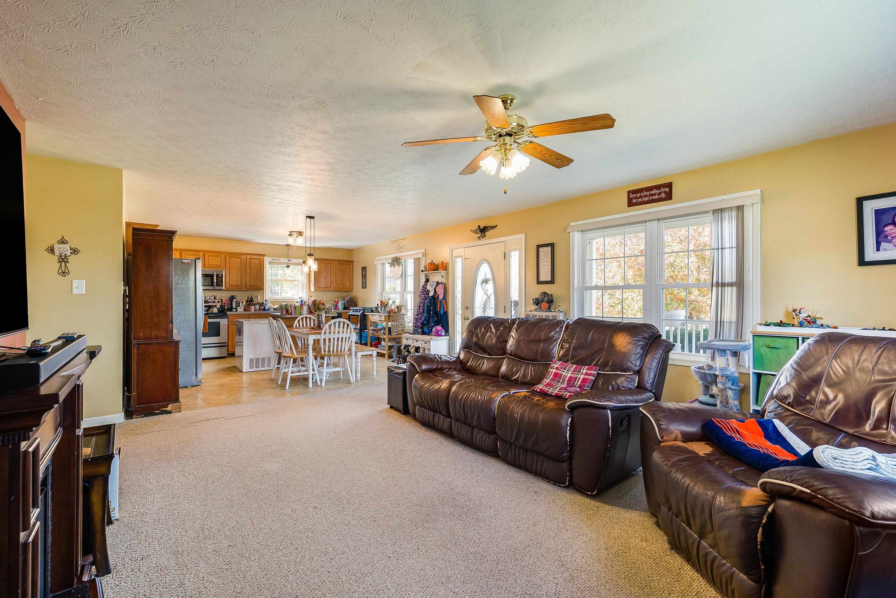 5158 BOXWOOD DR, MOUNT JACKSON, Virginia 22842, 3 Bedrooms Bedrooms, ,2 BathroomsBathrooms,Residential,5158 BOXWOOD DR,670406 MLS # 670406 5158 BOXWOOD DR, MOUNT JACKSON, Virginia 22842, 3 Bedrooms Bedrooms, ,2 BathroomsBathrooms,Residential,5158 BOXWOOD DR,670406 MLS # 670406