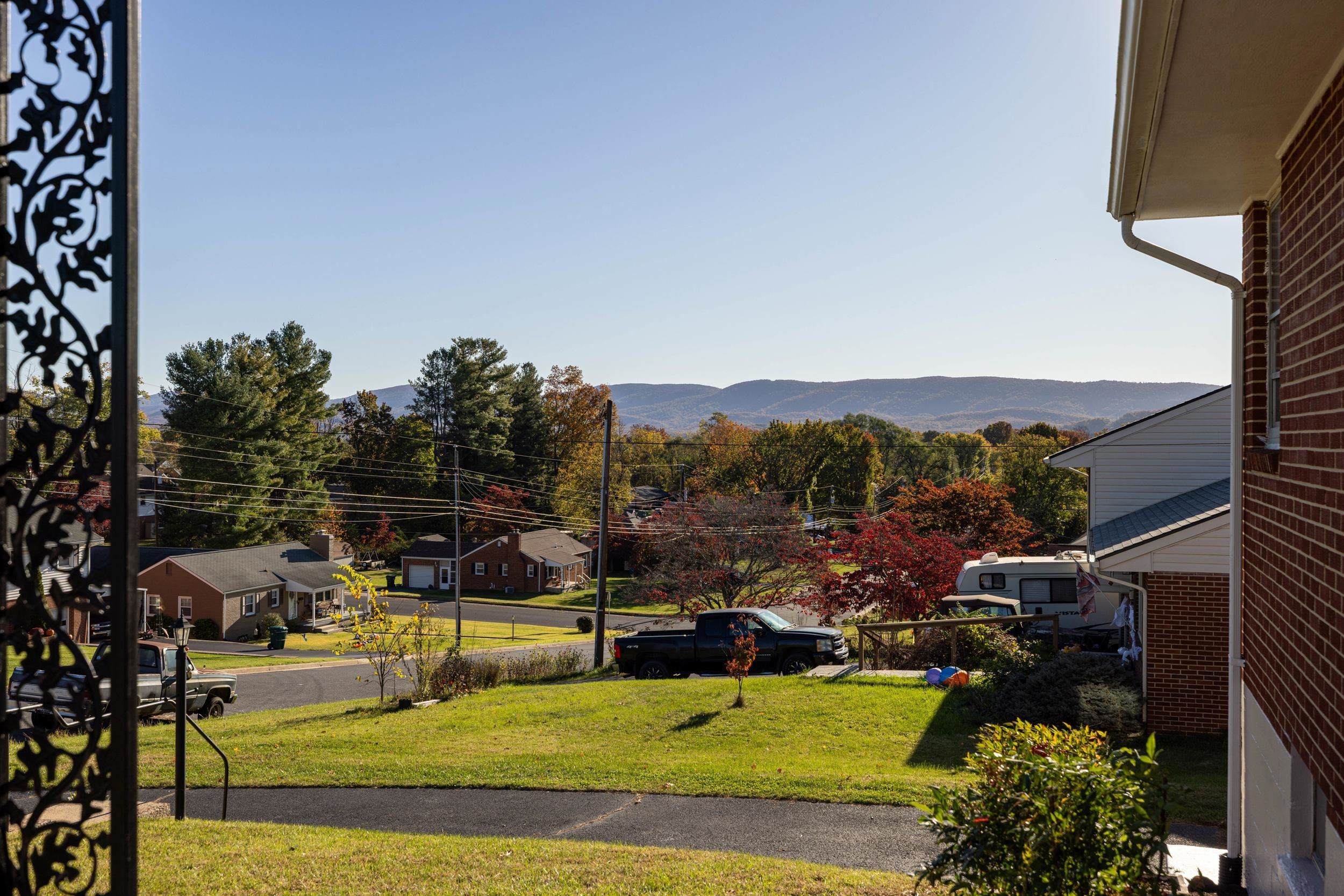 2418 MT VERNON ST, WAYNESBORO, Virginia 22980, 3 Bedrooms Bedrooms, ,1 BathroomBathrooms,Residential,2418 MT VERNON ST,670409 MLS # 670409 2418 MT VERNON ST, WAYNESBORO, Virginia 22980, 3 Bedrooms Bedrooms, ,1 BathroomBathrooms,Residential,2418 MT VERNON ST,670409 MLS # 670409