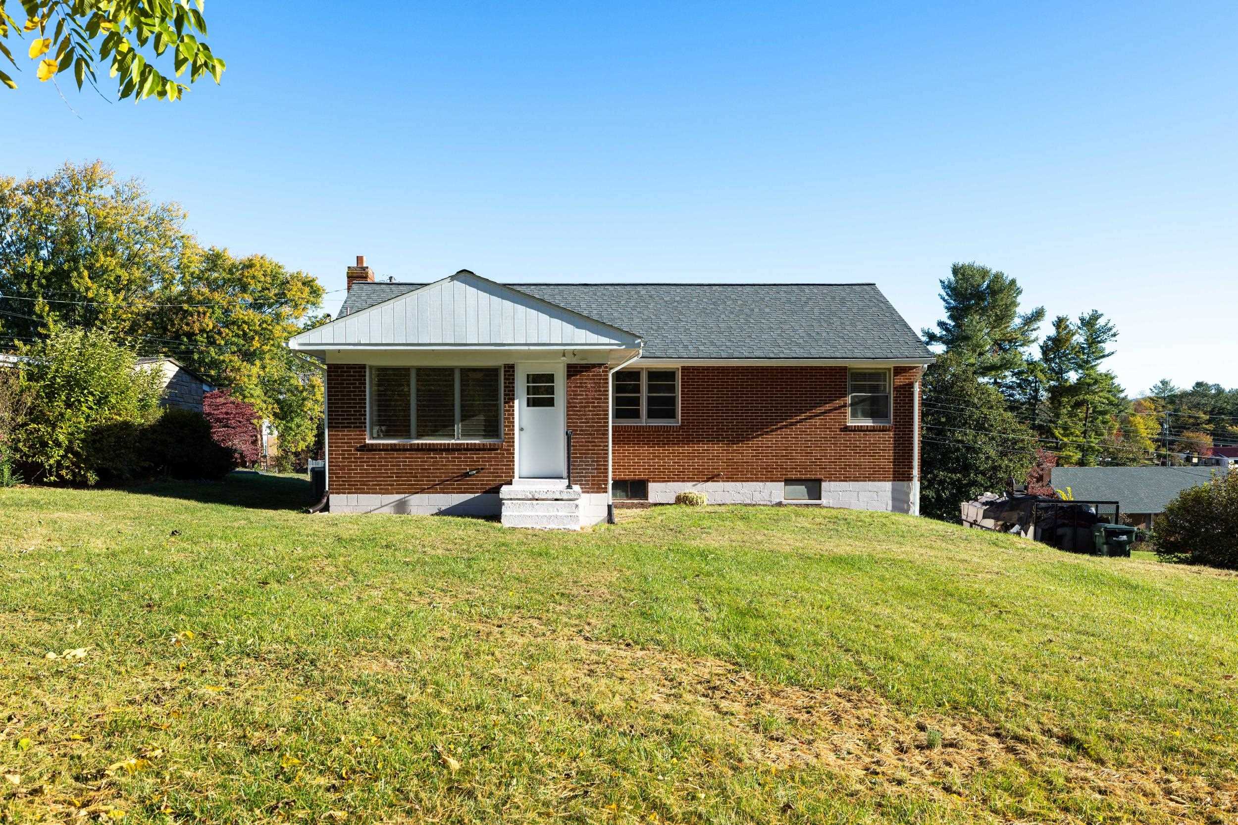 2418 MT VERNON ST, WAYNESBORO, Virginia 22980, 3 Bedrooms Bedrooms, ,1 BathroomBathrooms,Residential,2418 MT VERNON ST,670409 MLS # 670409 2418 MT VERNON ST, WAYNESBORO, Virginia 22980, 3 Bedrooms Bedrooms, ,1 BathroomBathrooms,Residential,2418 MT VERNON ST,670409 MLS # 670409