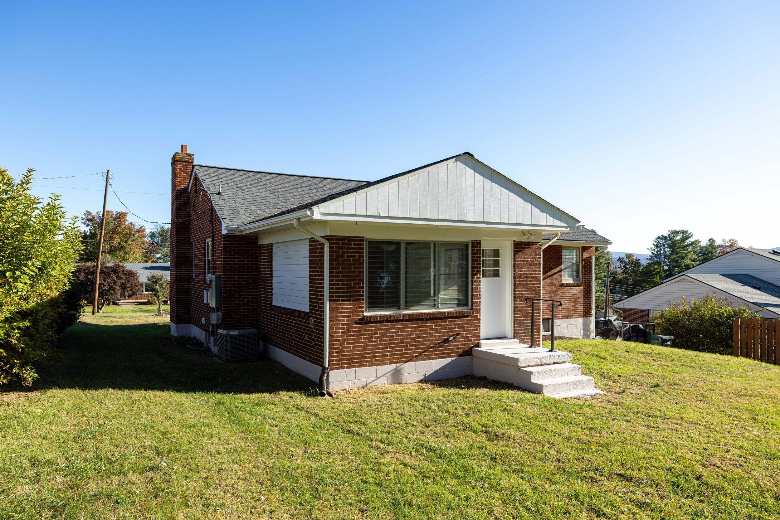 2418 MT VERNON ST, WAYNESBORO, Virginia 22980, 3 Bedrooms Bedrooms, ,1 BathroomBathrooms,Residential,2418 MT VERNON ST,670409 MLS # 670409 2418 MT VERNON ST, WAYNESBORO, Virginia 22980, 3 Bedrooms Bedrooms, ,1 BathroomBathrooms,Residential,2418 MT VERNON ST,670409 MLS # 670409