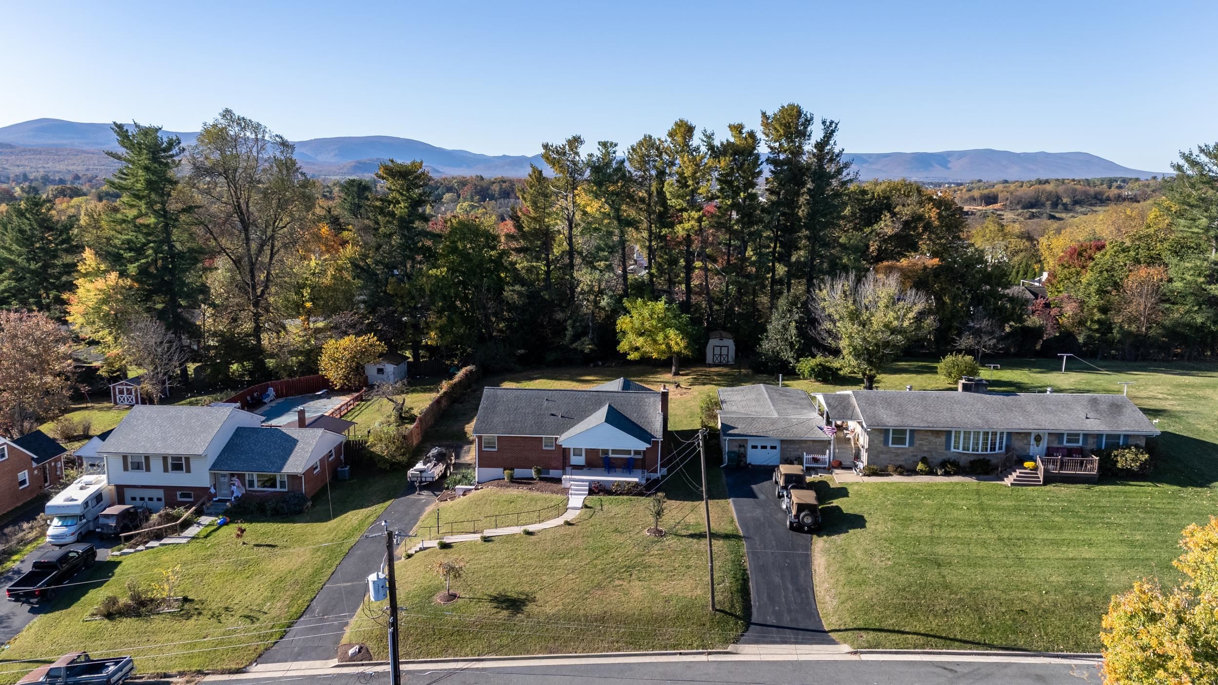 2418 MT VERNON ST, WAYNESBORO, Virginia 22980, 3 Bedrooms Bedrooms, ,1 BathroomBathrooms,Residential,2418 MT VERNON ST,670409 MLS # 670409 2418 MT VERNON ST, WAYNESBORO, Virginia 22980, 3 Bedrooms Bedrooms, ,1 BathroomBathrooms,Residential,2418 MT VERNON ST,670409 MLS # 670409