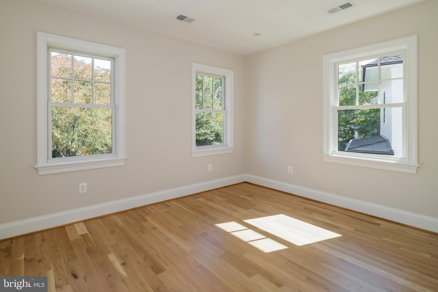 632 N KENMORE ST, ARLINGTON, Virginia 22201, 5 Bedrooms Bedrooms, ,4 BathroomsBathrooms,Residential,For sale,632 N KENMORE ST,VAAR2064120 MLS # VAAR2064120 632 N KENMORE ST, ARLINGTON, Virginia 22201, 5 Bedrooms Bedrooms, ,4 BathroomsBathrooms,Residential,For sale,632 N KENMORE ST,VAAR2064120 MLS # VAAR2064120