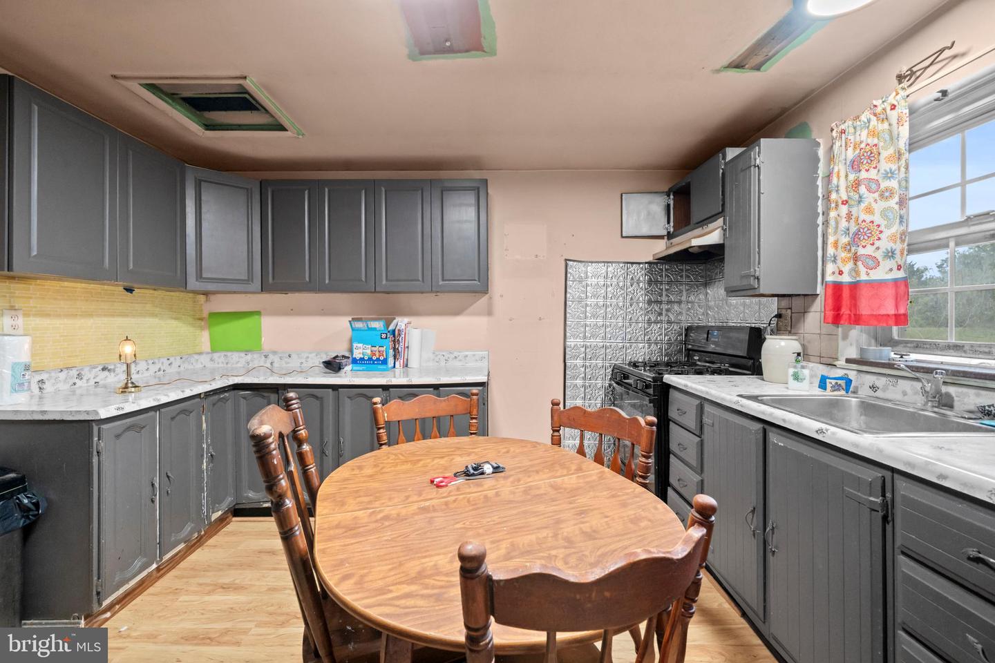3706 CATLETT RD, CATLETT, Virginia 20119, 2 Bedrooms Bedrooms, ,1 BathroomBathrooms,Residential,For sale,3706 CATLETT RD,VAFQ2018432 MLS # VAFQ2018432 3706 CATLETT RD, CATLETT, Virginia 20119, 2 Bedrooms Bedrooms, ,1 BathroomBathrooms,Residential,For sale,3706 CATLETT RD,VAFQ2018432 MLS # VAFQ2018432