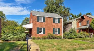 214 N GRANADA ST, ARLINGTON, Virginia 22203, 3 Bedrooms Bedrooms, 8 Rooms Rooms,1 BathroomBathrooms,Residential,For sale,214 N GRANADA ST,VAAR2064260 MLS # VAAR2064260