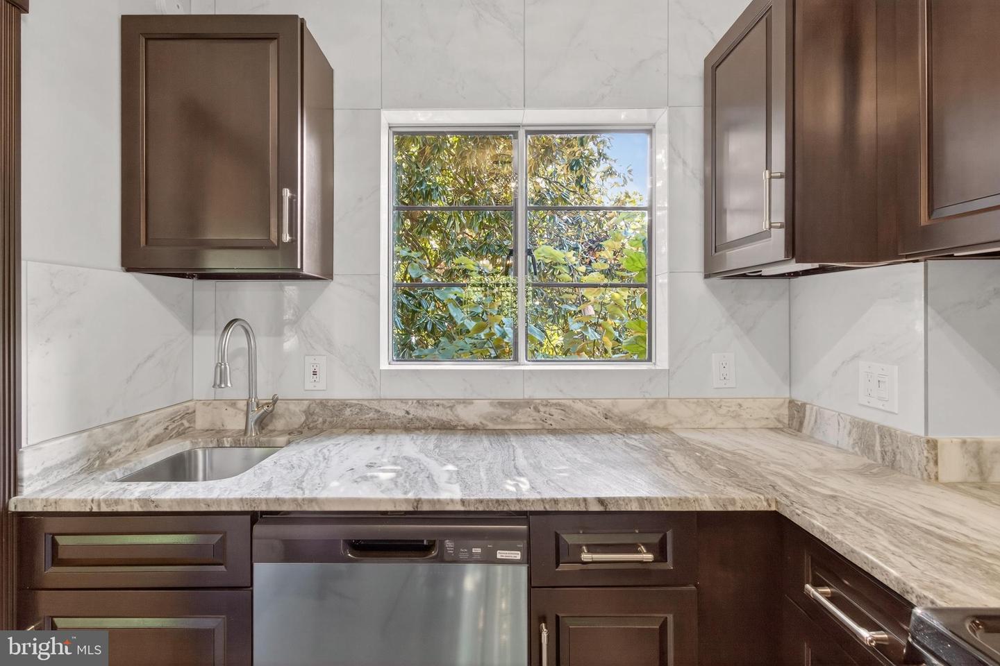 1649 PRESTON RD, ALEXANDRIA, Virginia 22302, 1 Bedroom Bedrooms, ,1 BathroomBathrooms,Residential,For sale,1649 PRESTON RD,VAAX2050306 MLS # VAAX2050306 1649 PRESTON RD, ALEXANDRIA, Virginia 22302, 1 Bedroom Bedrooms, ,1 BathroomBathrooms,Residential,For sale,1649 PRESTON RD,VAAX2050306 MLS # VAAX2050306