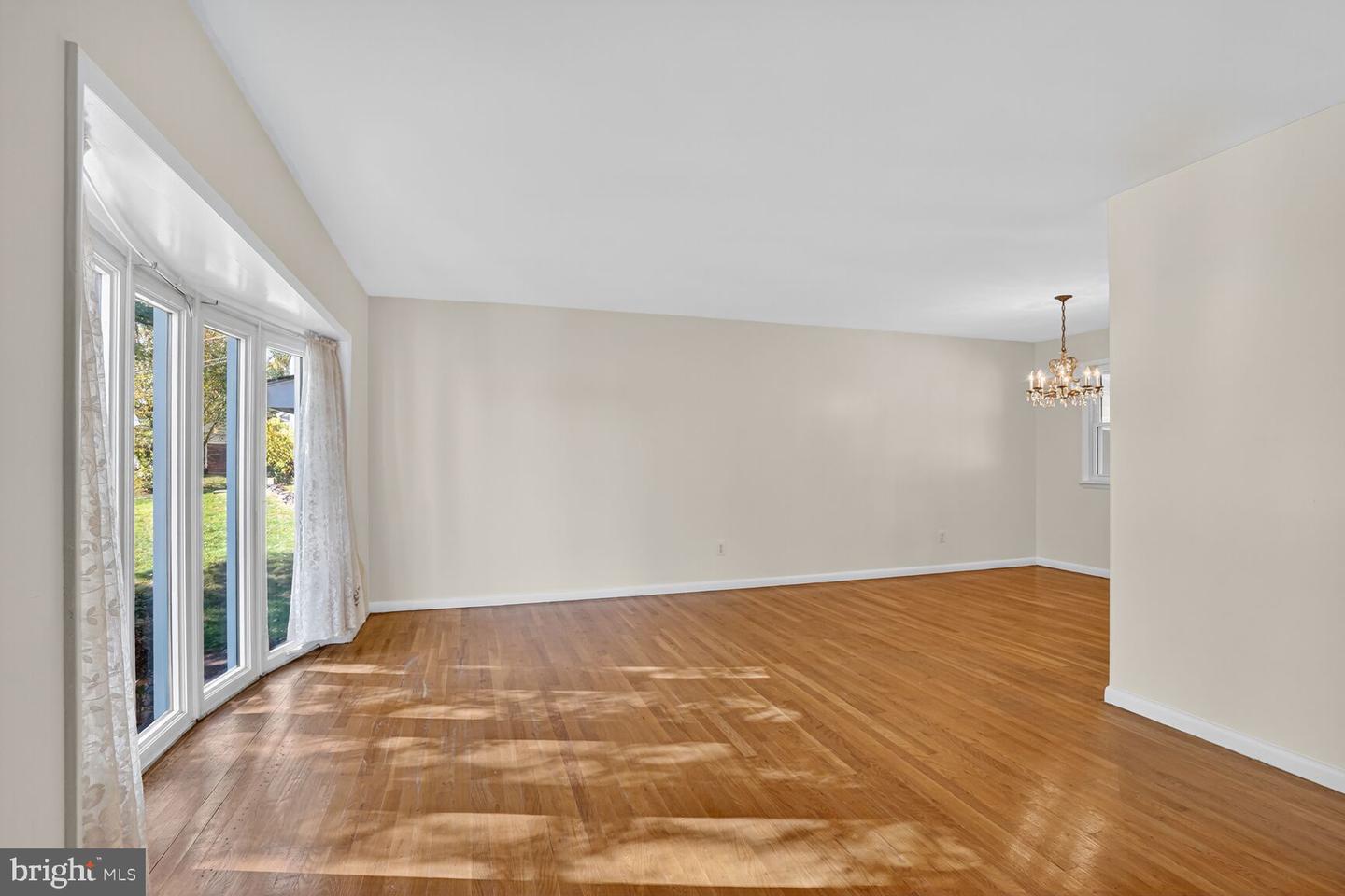 6120 SQUIRE LN, ALEXANDRIA, Virginia 22310, 3 Bedrooms Bedrooms, ,2 BathroomsBathrooms,Residential,For sale,6120 SQUIRE LN,VAFX2270288 MLS # VAFX2270288 6120 SQUIRE LN, ALEXANDRIA, Virginia 22310, 3 Bedrooms Bedrooms, ,2 BathroomsBathrooms,Residential,For sale,6120 SQUIRE LN,VAFX2270288 MLS # VAFX2270288