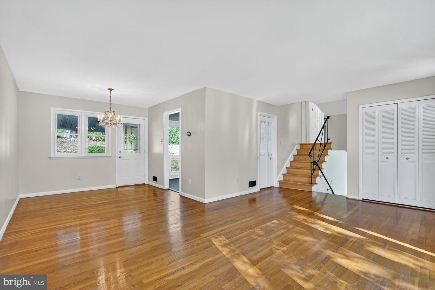 6120 SQUIRE LN, ALEXANDRIA, Virginia 22310, 3 Bedrooms Bedrooms, ,2 BathroomsBathrooms,Residential,For sale,6120 SQUIRE LN,VAFX2270288 MLS # VAFX2270288 6120 SQUIRE LN, ALEXANDRIA, Virginia 22310, 3 Bedrooms Bedrooms, ,2 BathroomsBathrooms,Residential,For sale,6120 SQUIRE LN,VAFX2270288 MLS # VAFX2270288